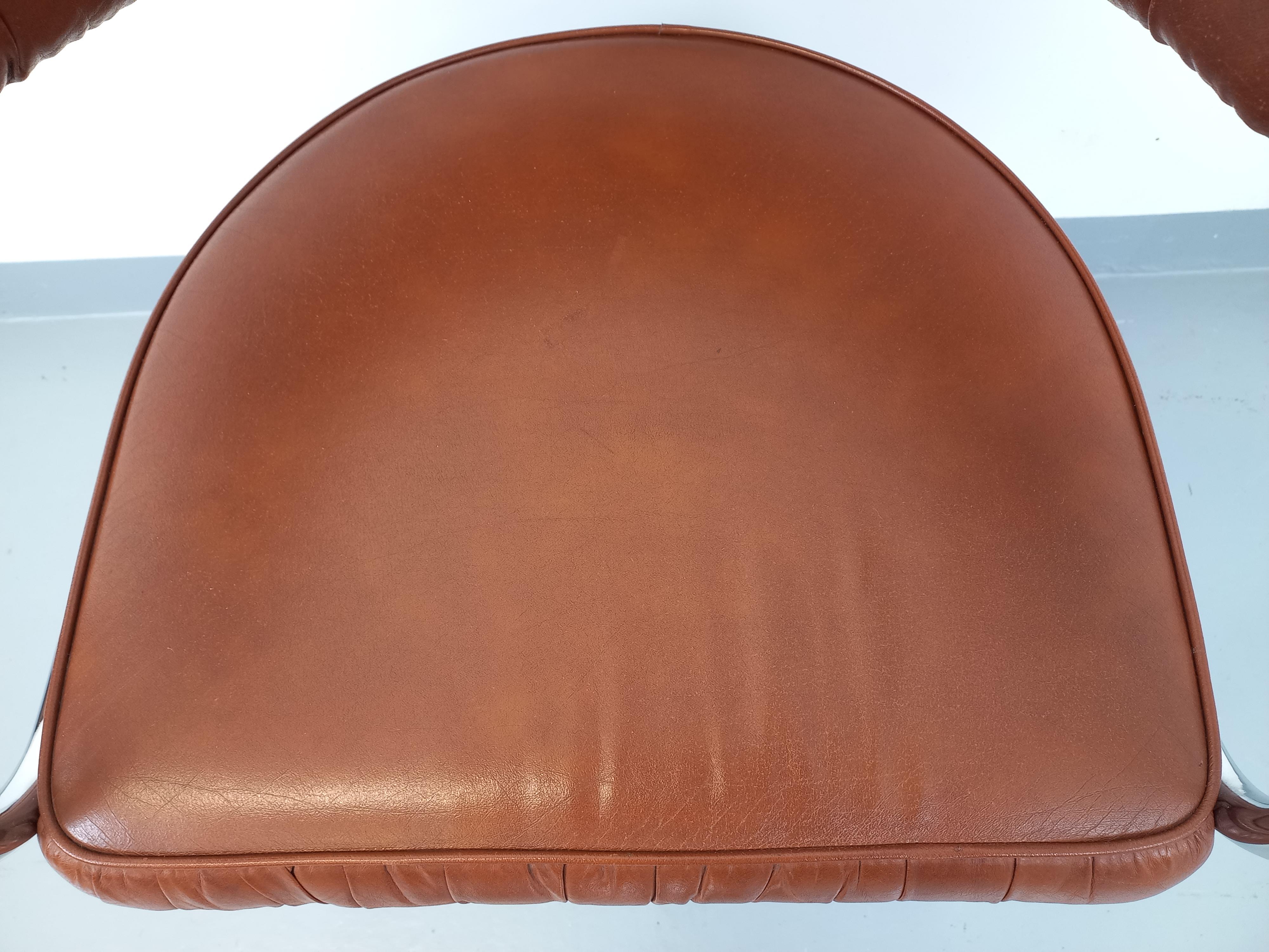 Ère spatiale Fauteuil italien vintage Giotto Stoppino pour Kartell en chrome et skaï 1970