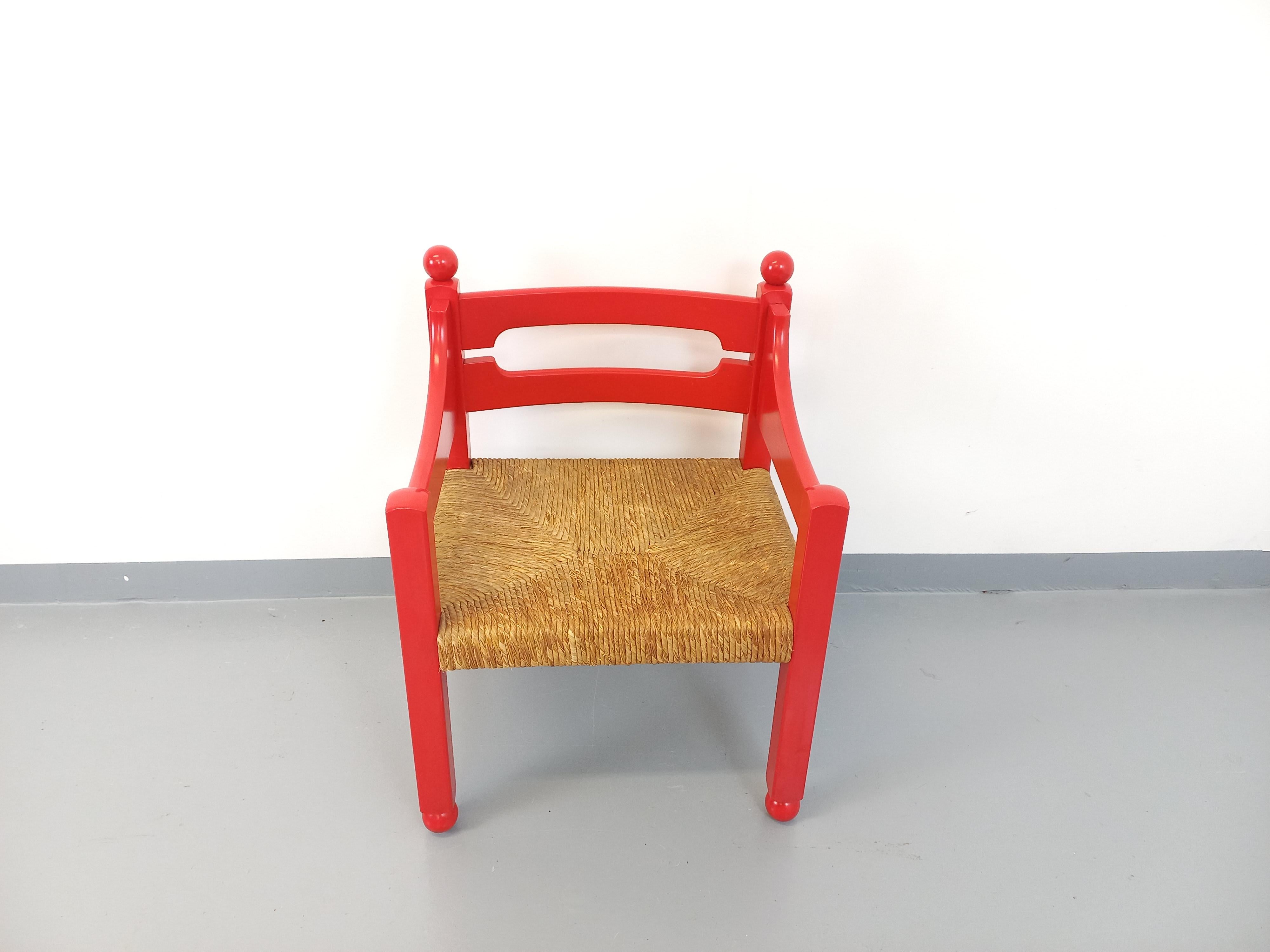 Fauteuil italien vintage style Vico Magistretti en bois rouge et paille For Sale 6