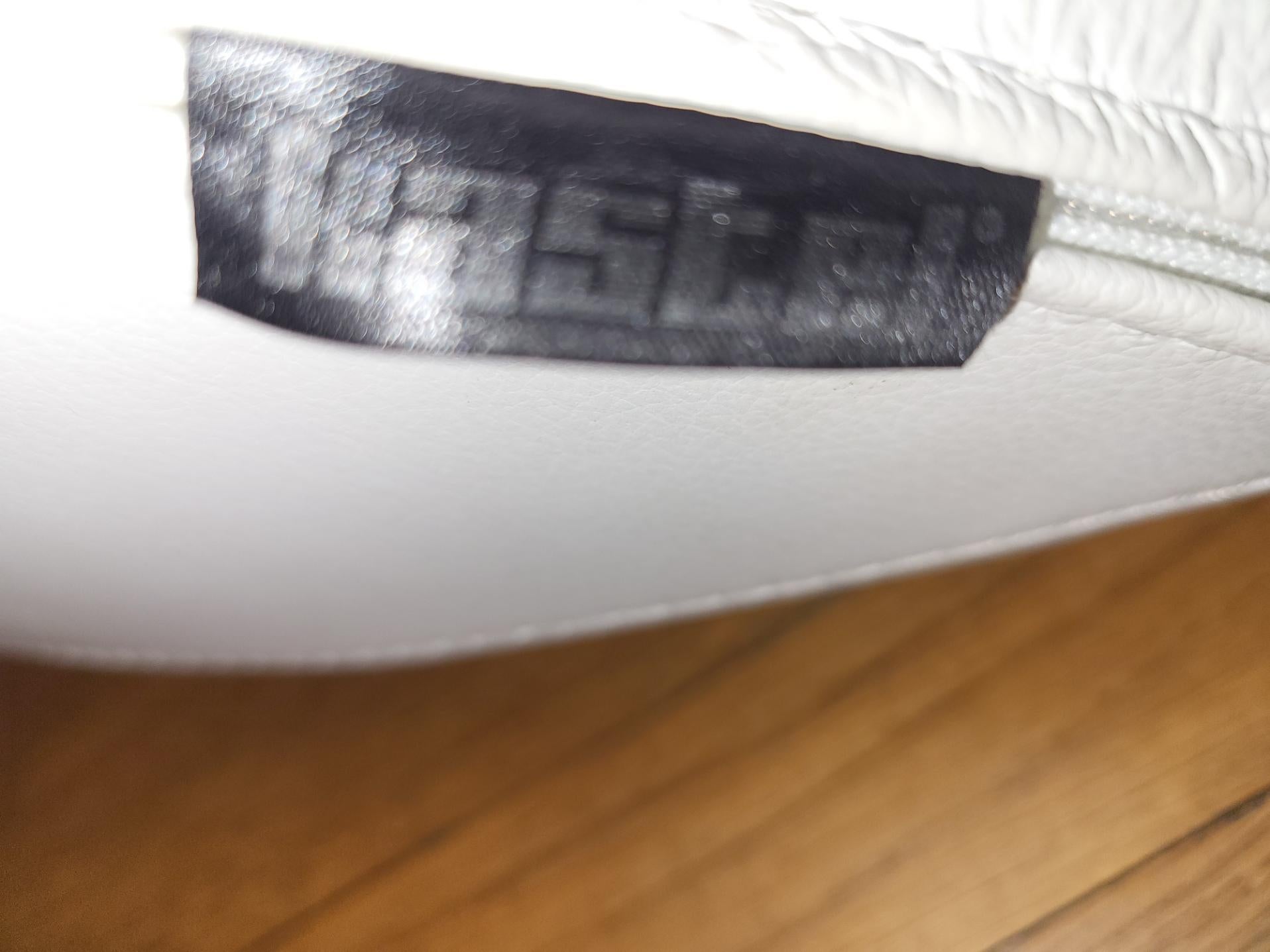 Moderno Fauteuil Kastel modèle Kayak AL4 cuir Blanc et Noir Italy Design in vendita