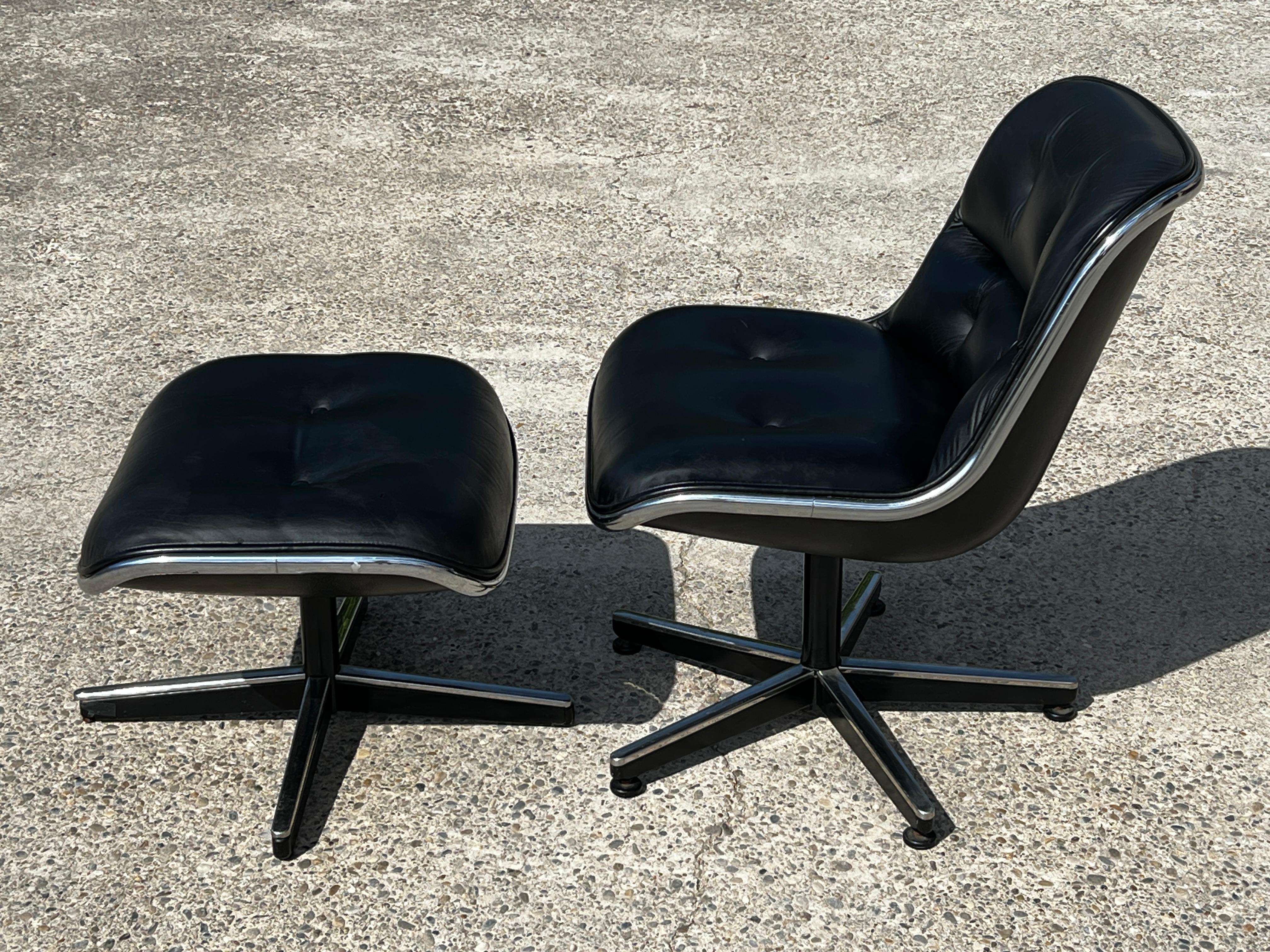 American Fauteuil Knoll modèle Pollock avec son ottoman en cuir noir Edition 1968