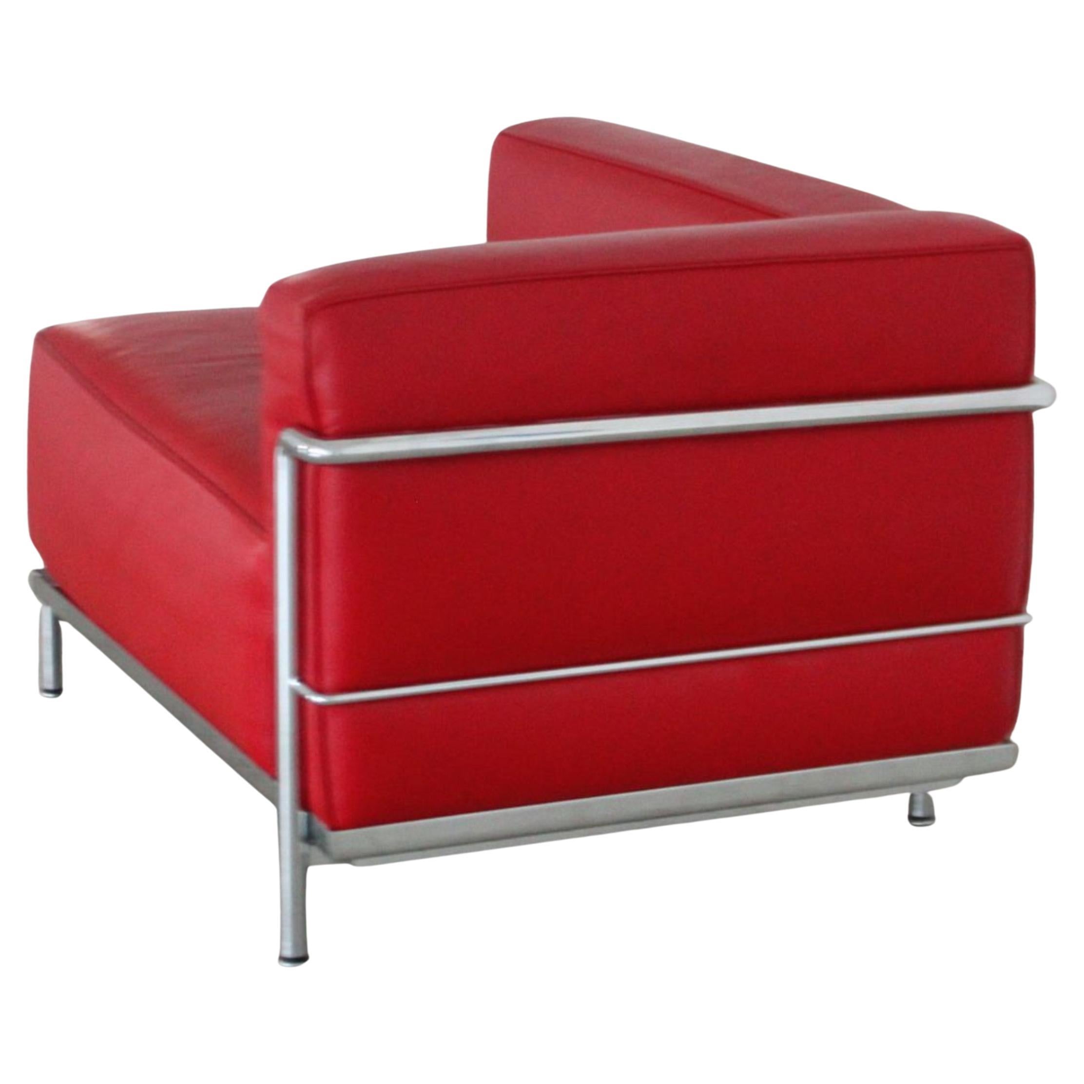 Moderno Fauteuil méridienne LC3 Le Corbusier pour Cassina en cuir rouge structure acier in vendita