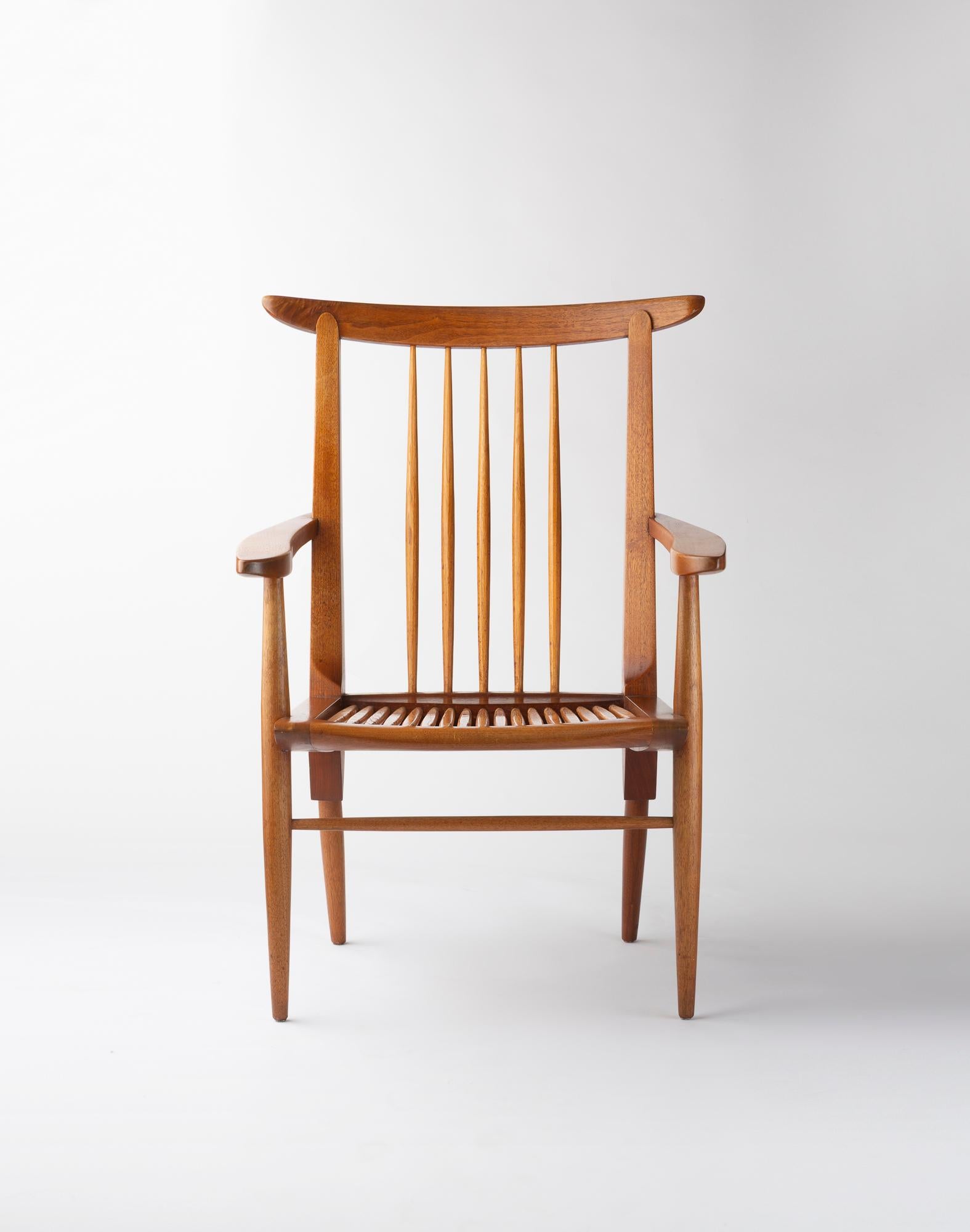 Fauteuil Orígenes de George Nakashima Nogal en venta