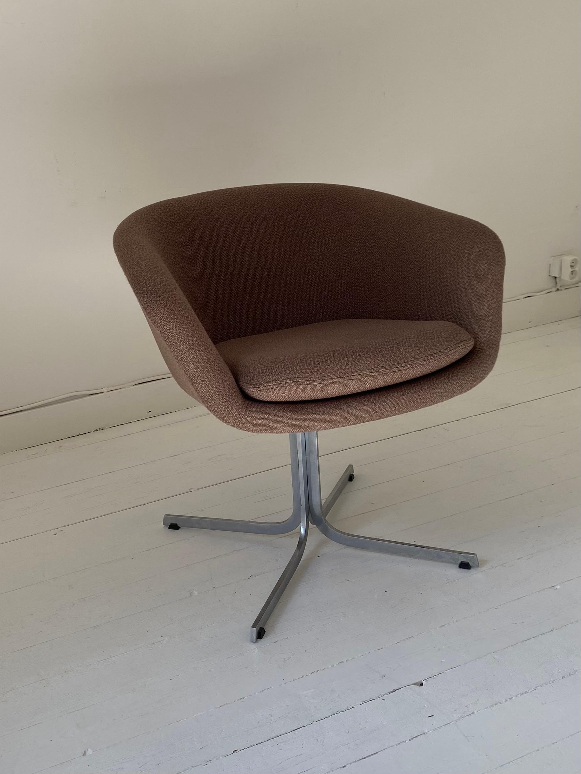 Fauteuil Pierre Paulin f8800 In Good Condition In LIVAROT-PAYS-D’AUGE, FR