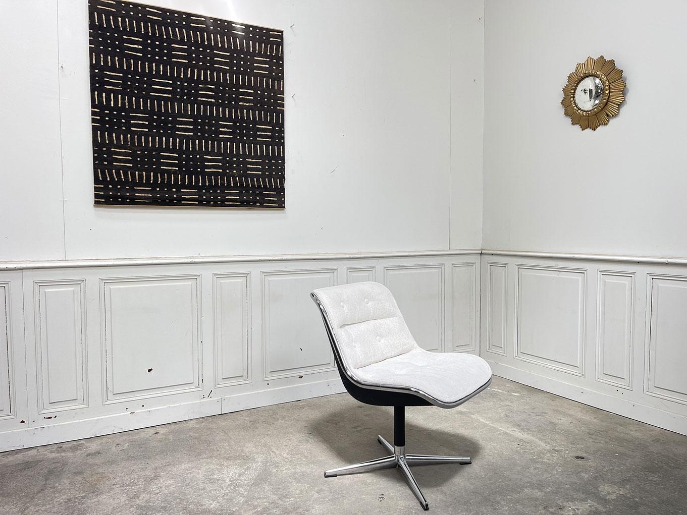Dans les années 1950, Charles Pollock, grand designer américain, dessine plusieurs modèles de fauteuils Pollock pour la marque KNOLL.
Iconiques, les fauteuils Pollock révolutionnent le design du mobilier de bureau à la moitié du 20ème siècle.

Tout