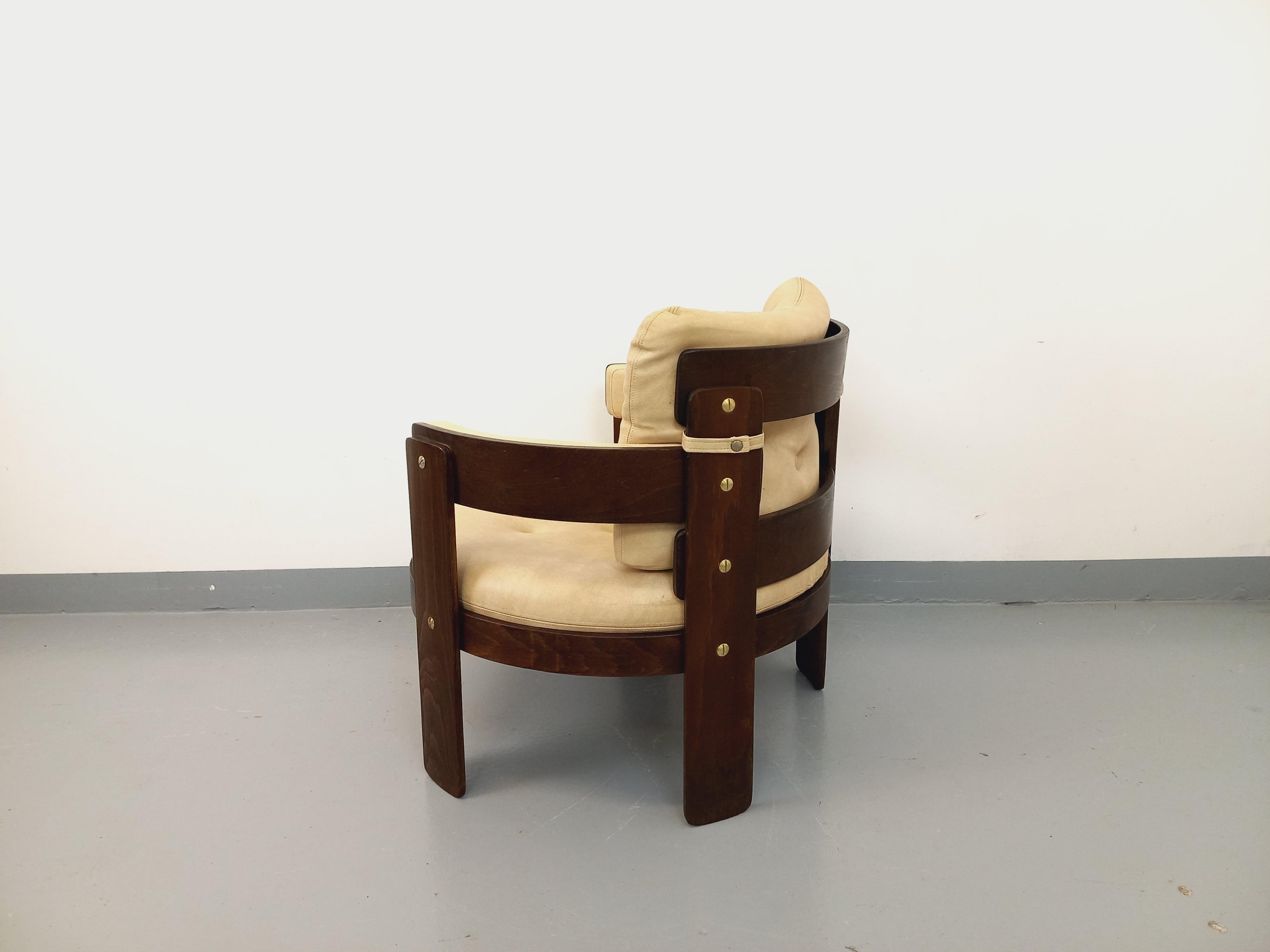 Fauteuil rond vintage en bois Pagwood et skaï des années 70 For Sale 5