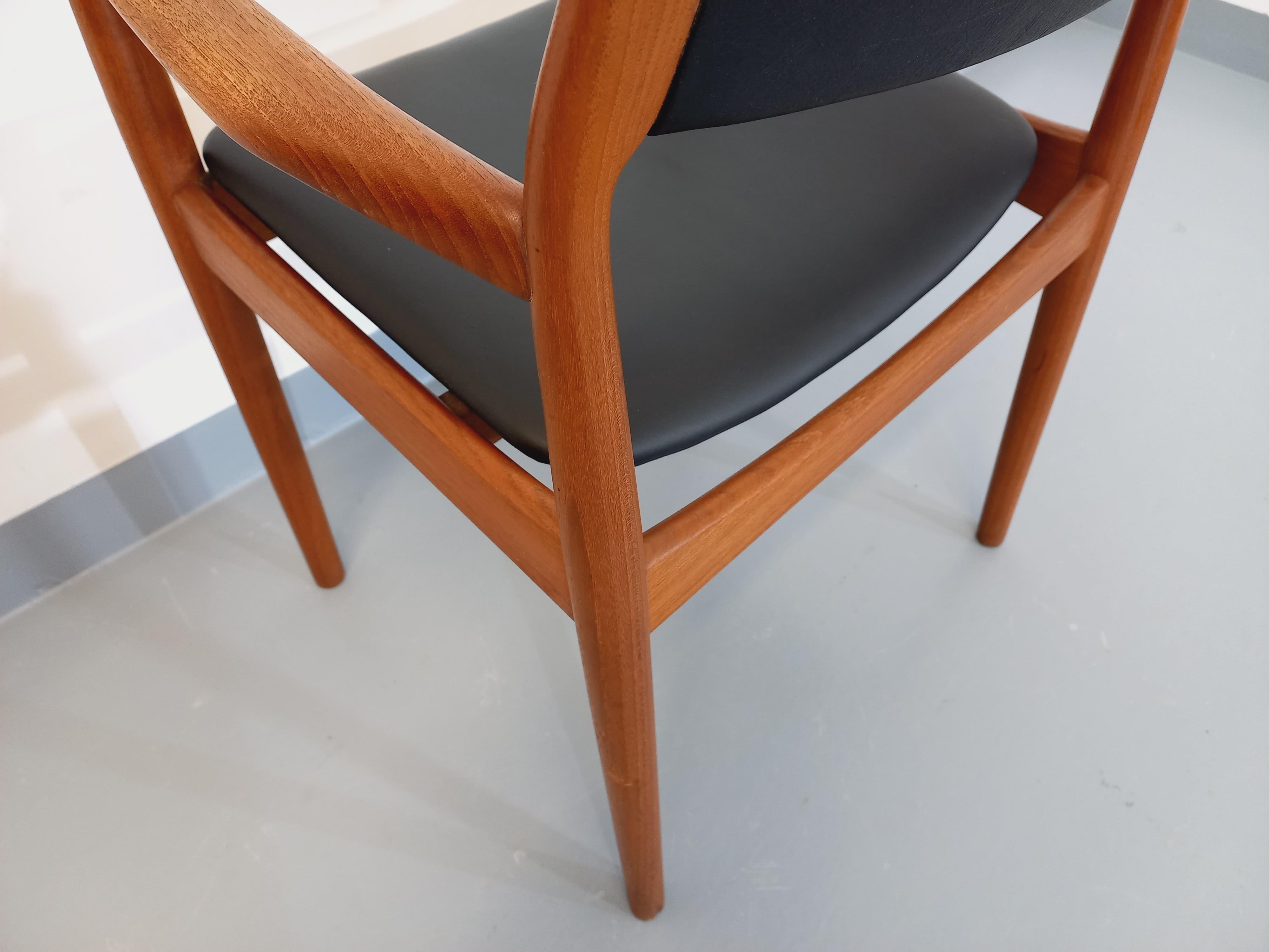 Fauteuil scandinave vintage style danois Niels Otto Møller en teck et skai noir mediados del siglo XX en venta