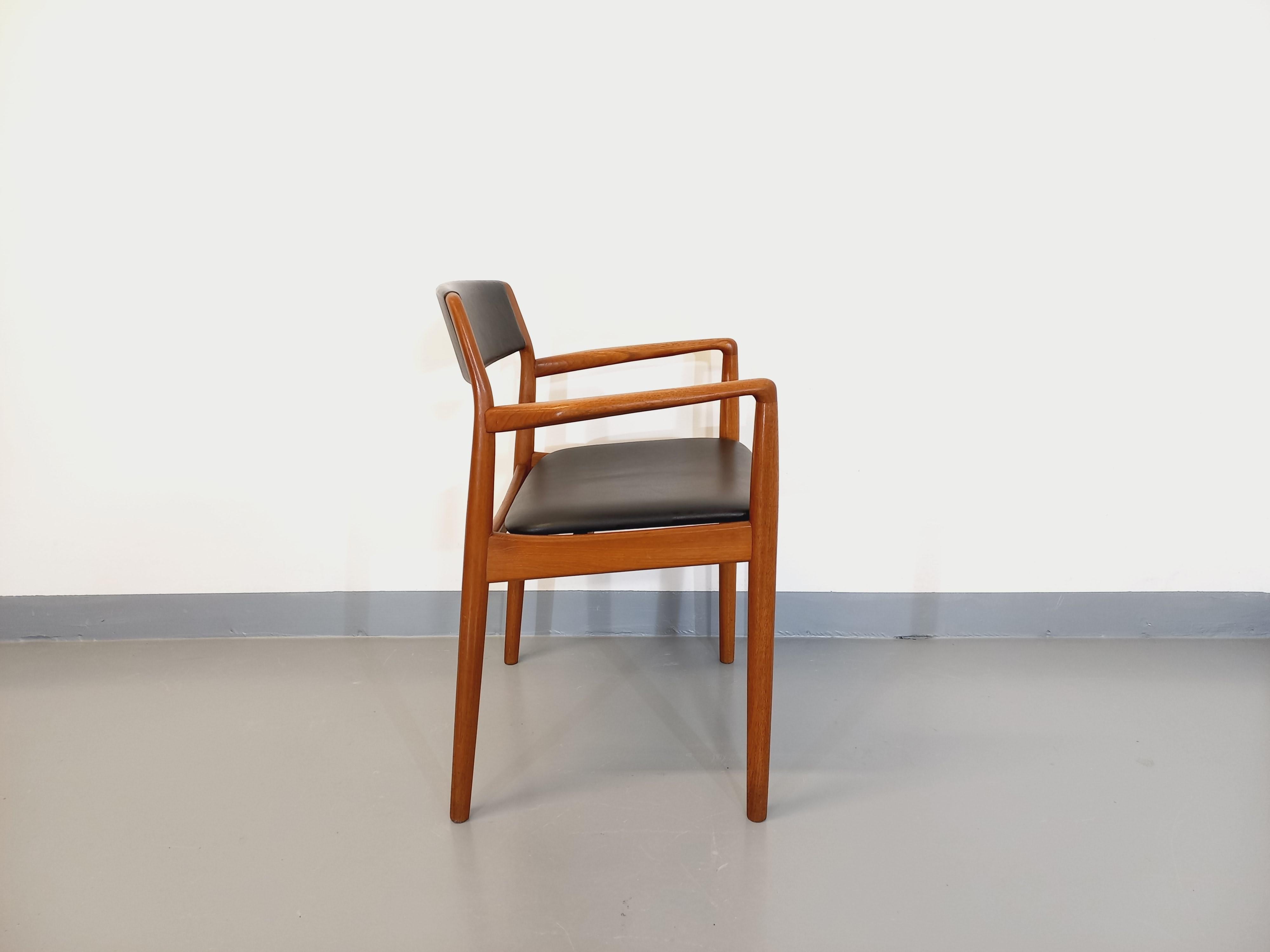 Fauteuil scandinave vintage style danois Niels Otto Møller en teck et skai noir en venta 2