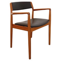 Fauteuil scandinave vintage danois Niels Otto Møller en teck et skai noir