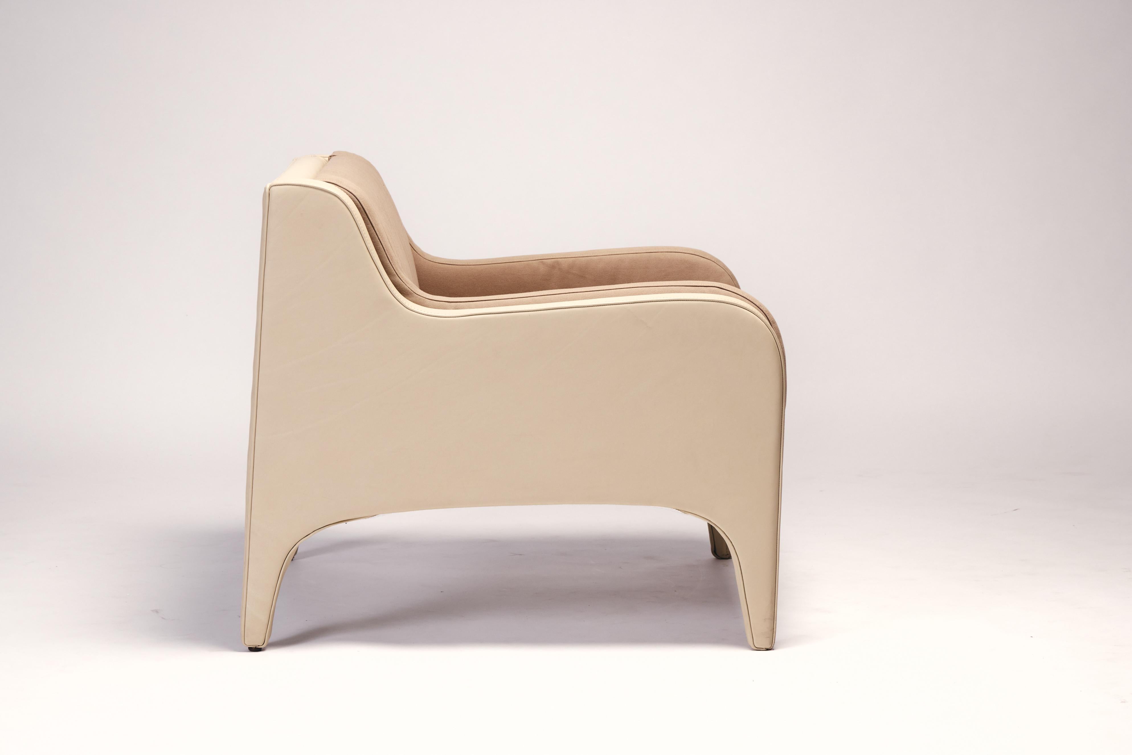 Armchair SEASON by Reda Amalou Design - Beige Leather In New Condition For Sale In Paris, FR