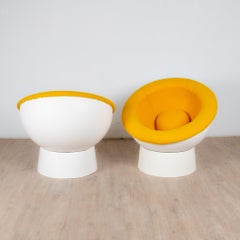 Fauteuil sphere en fibre de verre, France, 1960