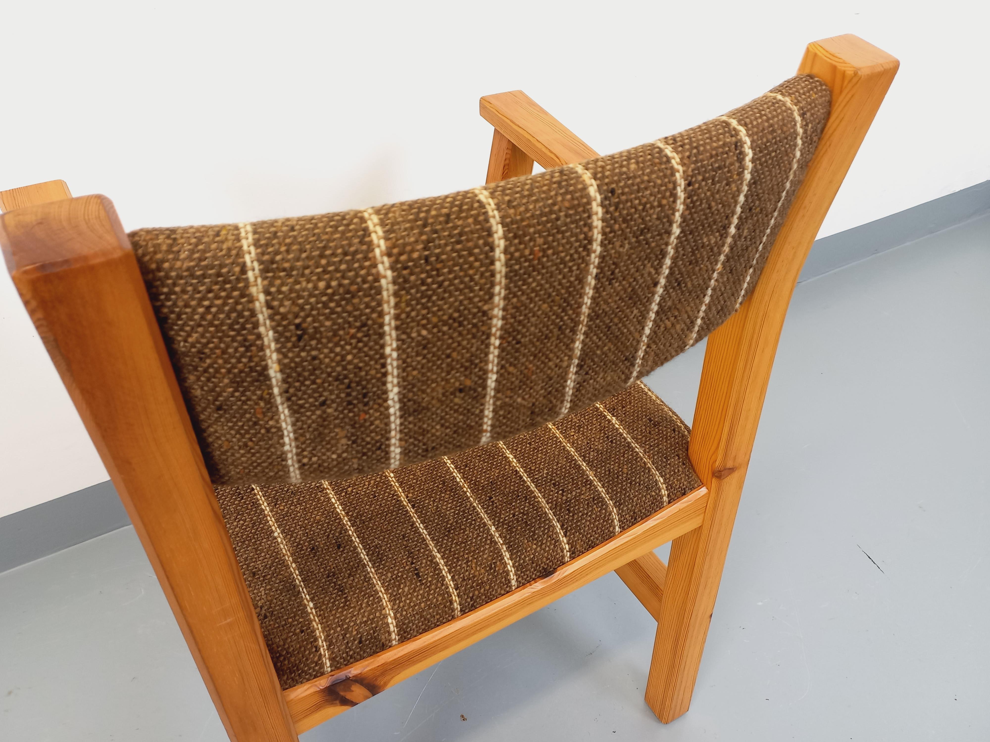 Pine Fauteuil vintage en pin et tissu années 80 For Sale