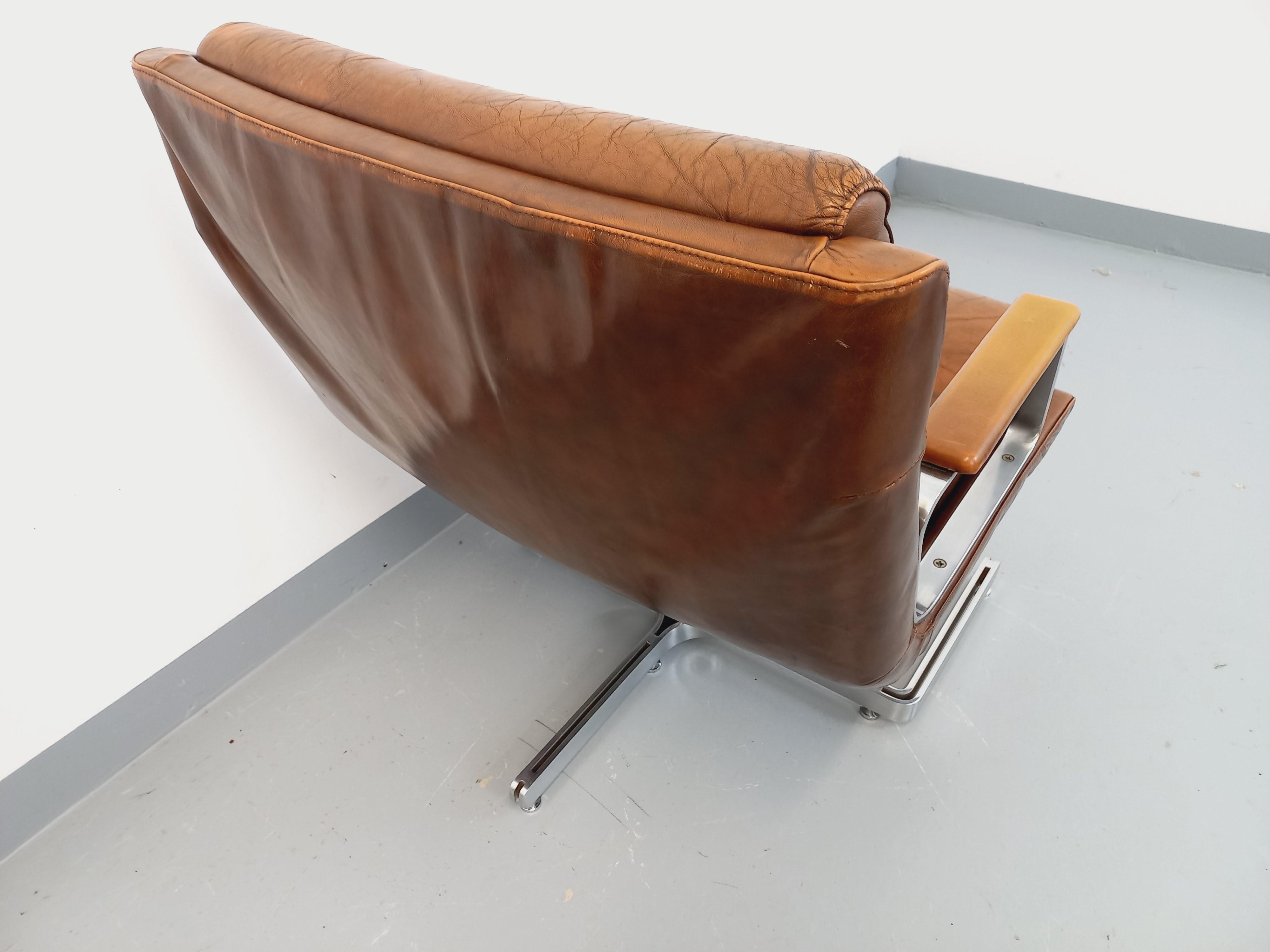 Fauteuil vintage Raphaël Raffel en cuir et acier des années 70 11