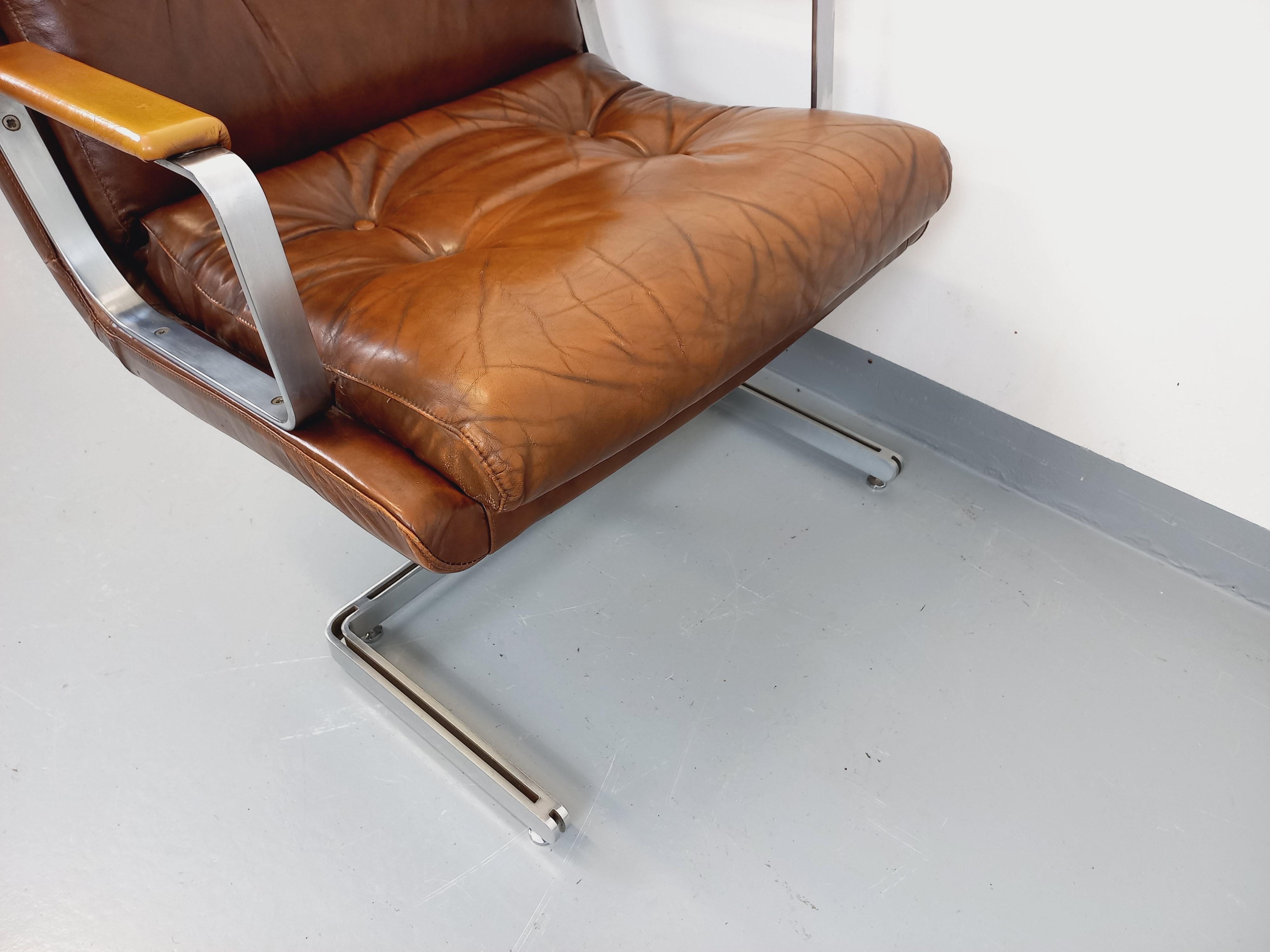 Fauteuil vintage Raphaël Raffel en cuir et acier des années 70 12