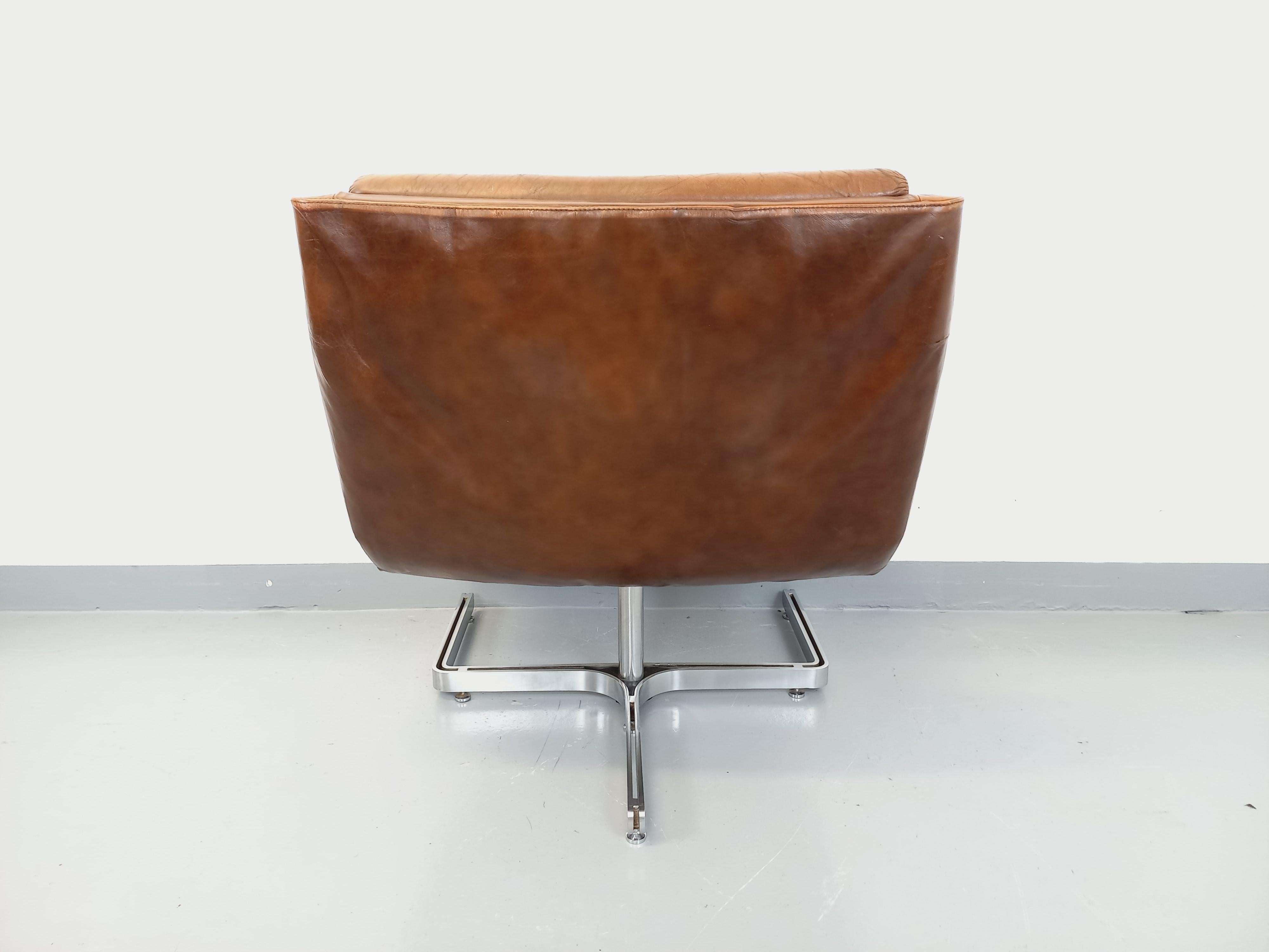 Fauteuil vintage Raphaël Raffel en cuir et acier des années 70 13