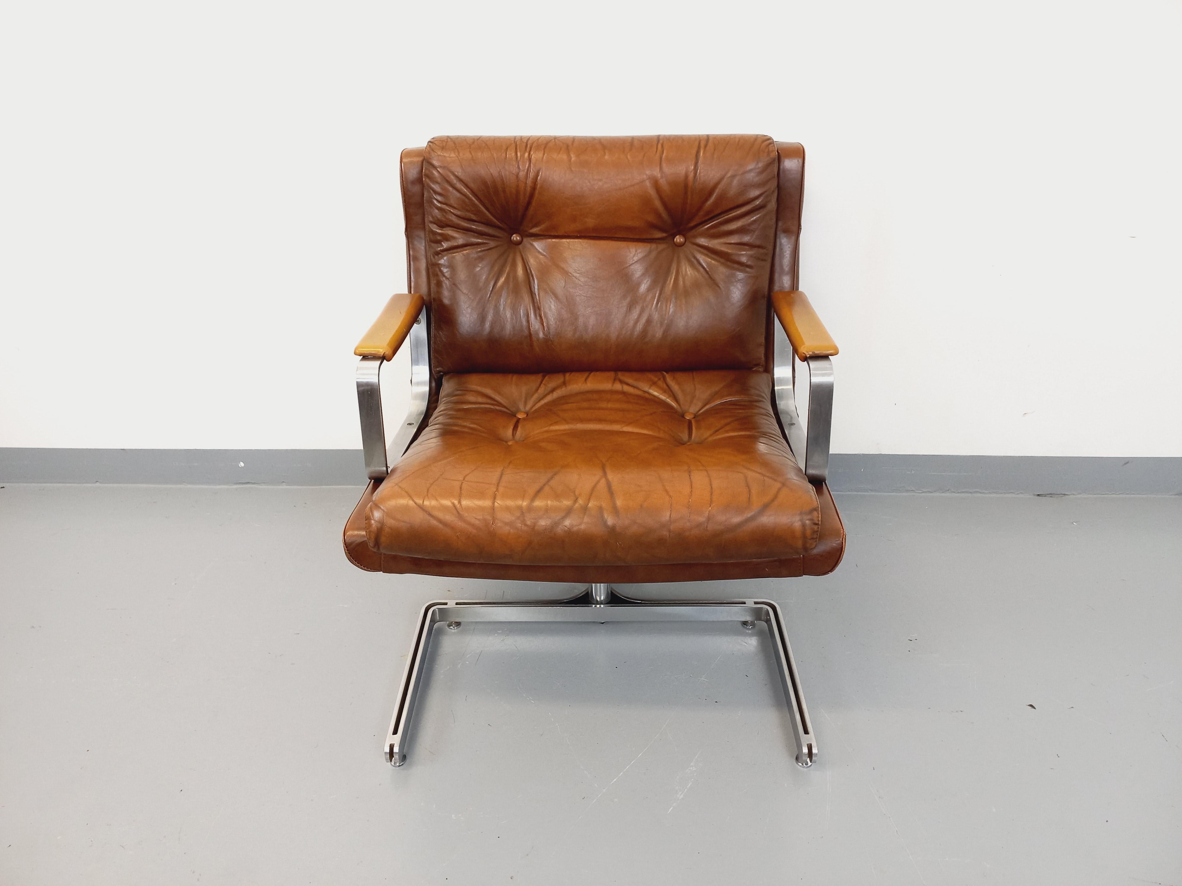 Mid-Century Modern Fauteuil vintage Raphaël Raffel en cuir et acier des années 70