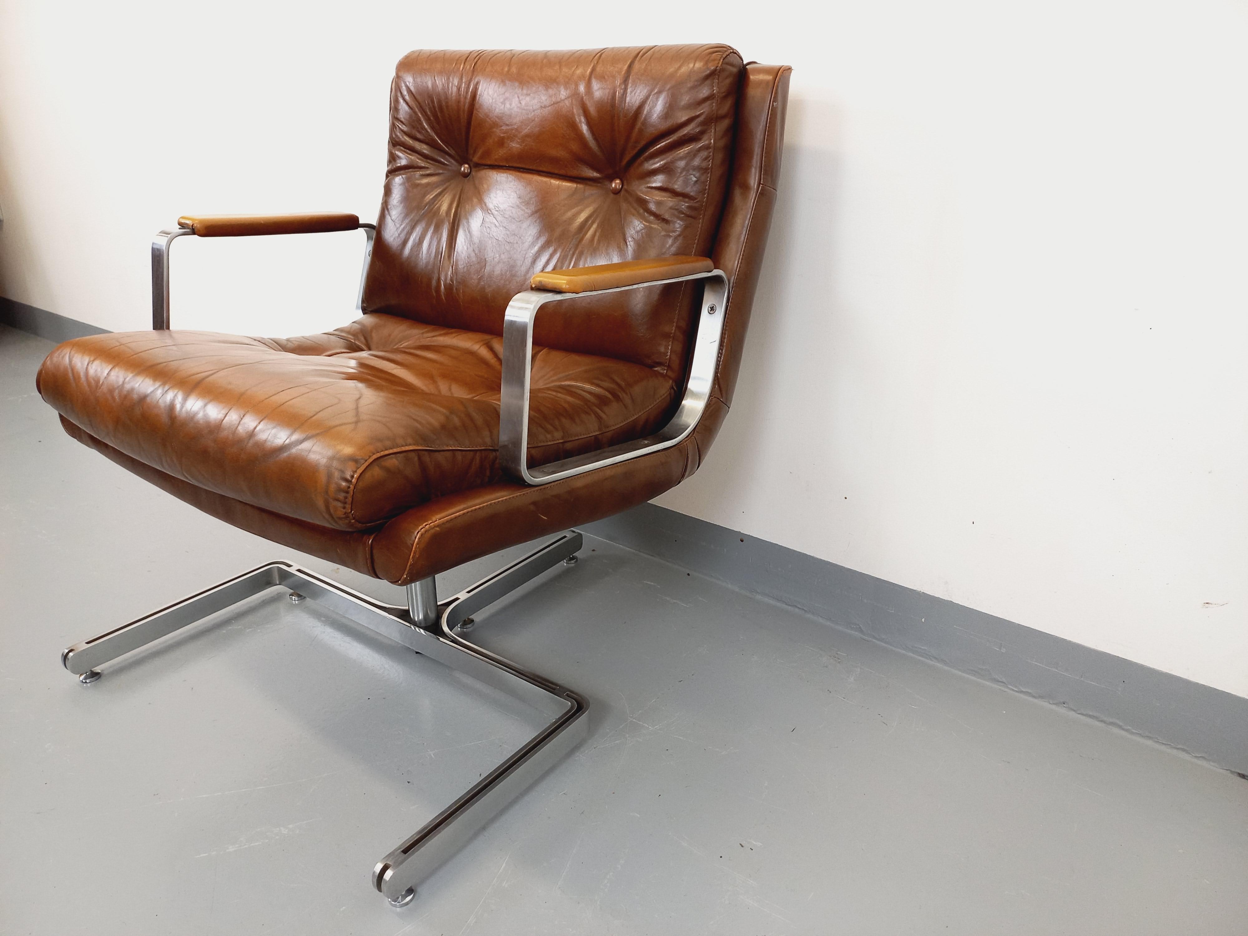 Fin du 20e siècle Fauteuil vintage Raphaël Raffel en cuir et acier des années 70