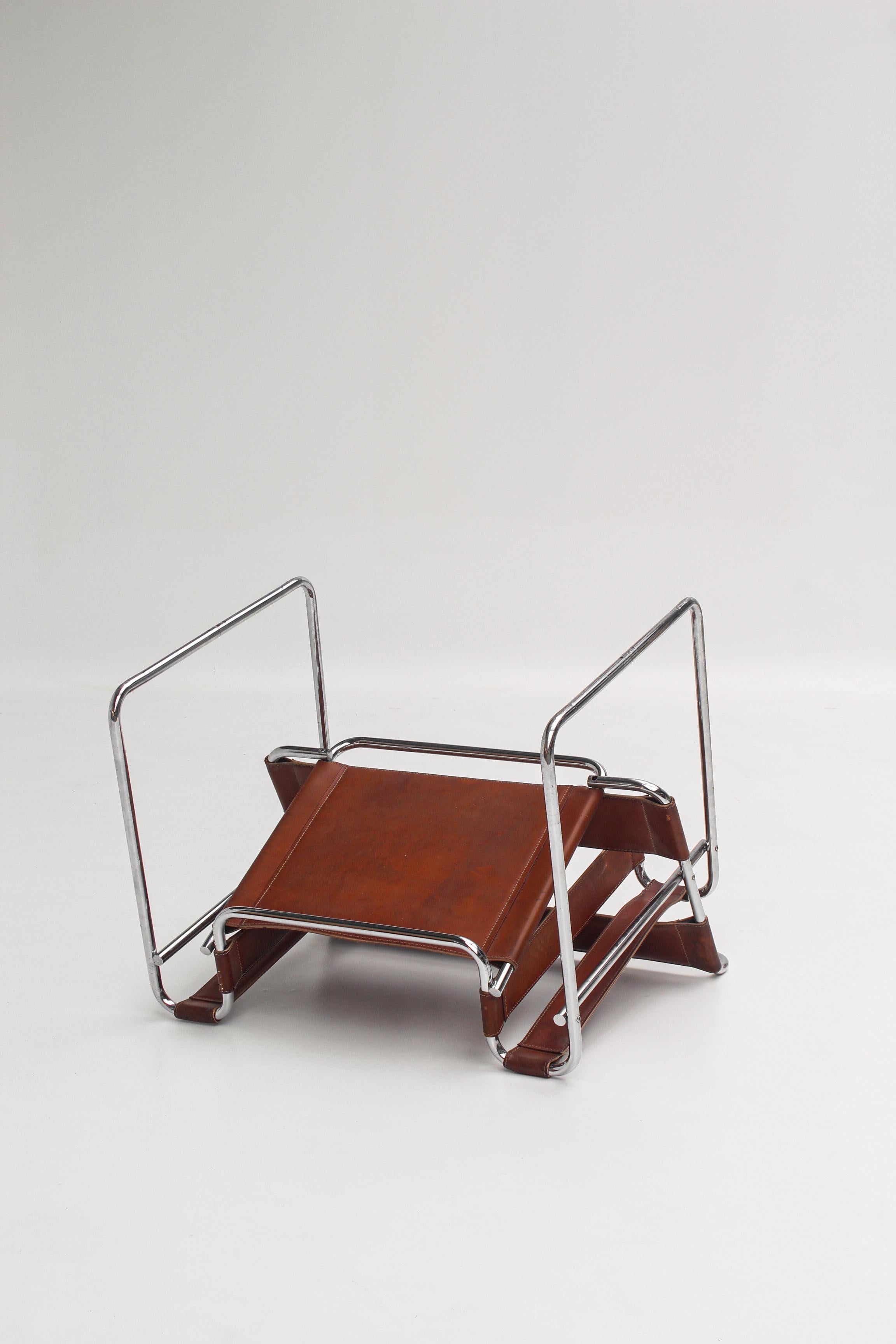 Fauteuil Wassily en cuir cognac patiné par Marcel Breuer, édition italienne For Sale 3