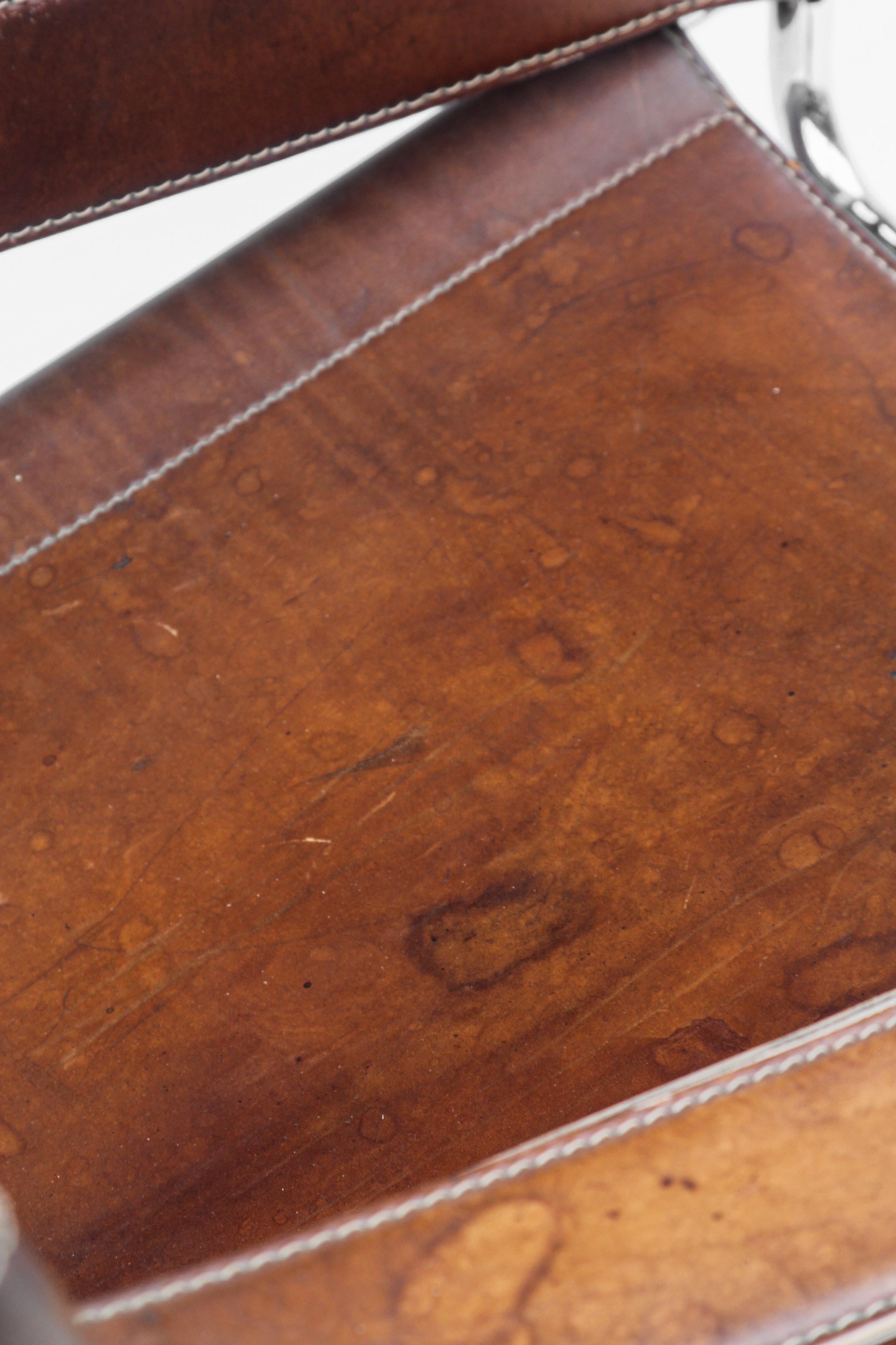 Fauteuil Wassily en cuir cognac patiné par Marcel Breuer, édition italienne For Sale 1