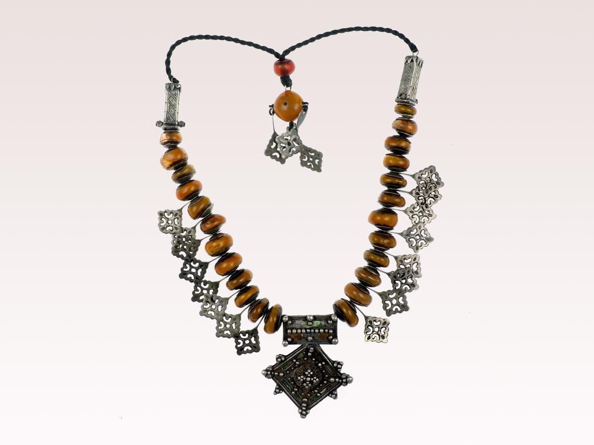 Faux Amber Bead & Silver Necklace In Excellent Condition For Sale In Atlanta, GA