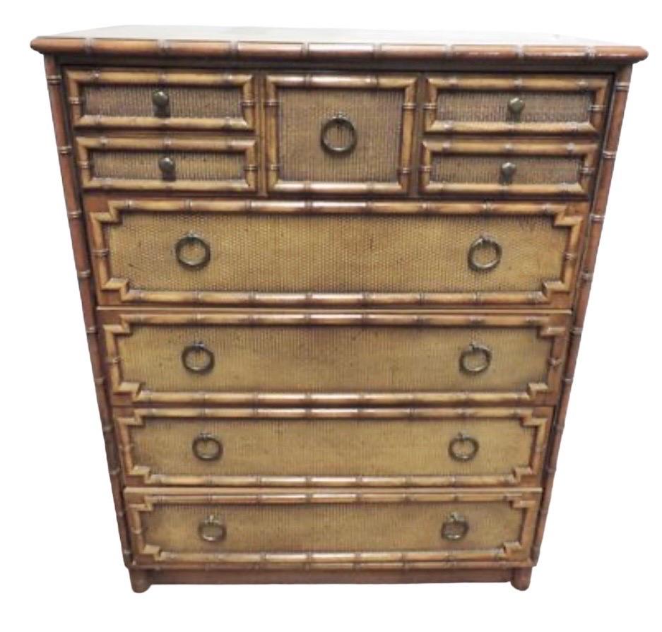 Kommode aus Kunstbambus und Rattan von Drexel Bedroom Furniture Highboy Vintage (Moderne der Mitte des Jahrhunderts) im Angebot