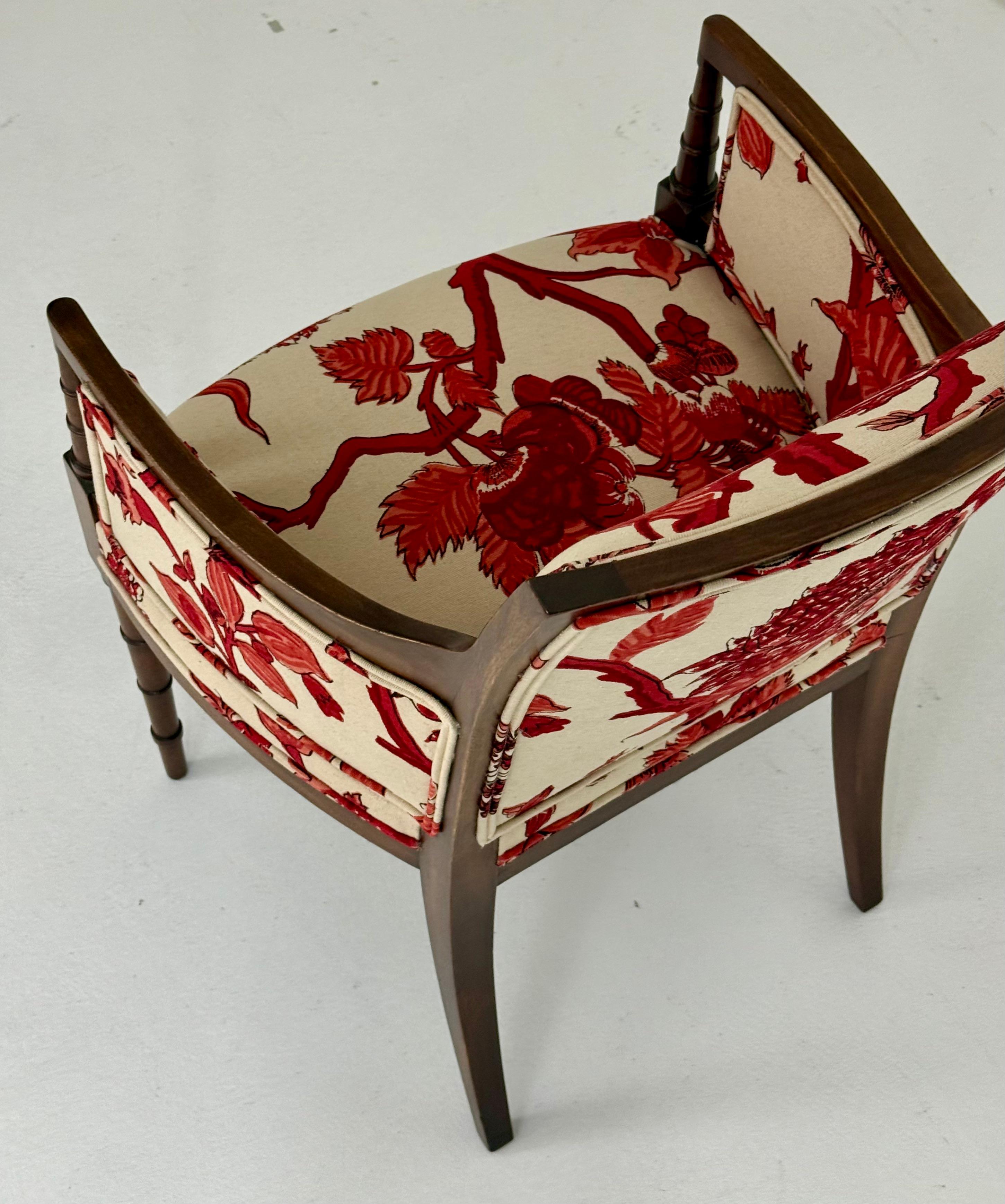 Fauteuil en faux bambou par William Haines, succession de Kirk Douglas 1960s en vente 5