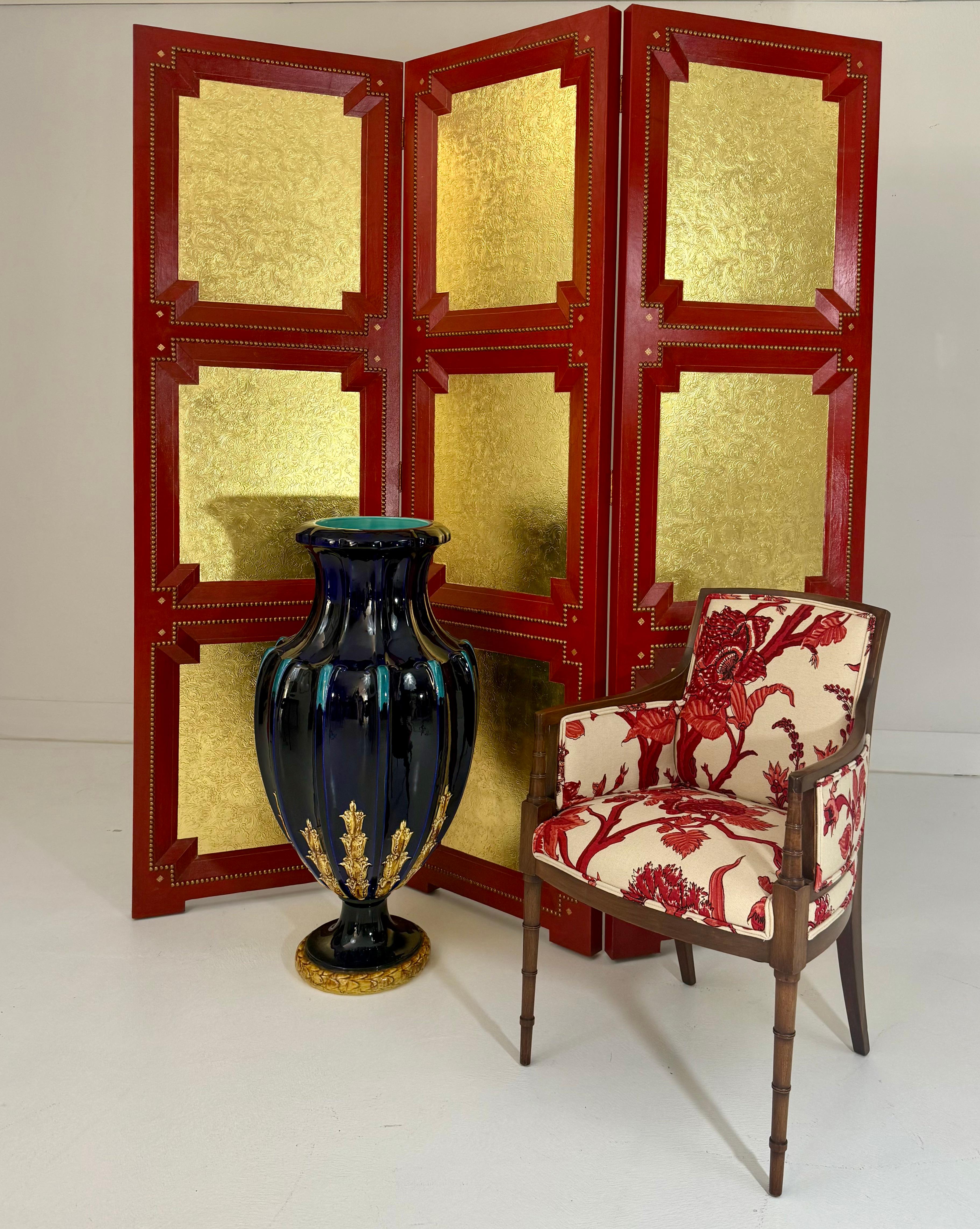 Fauteuil en faux bambou par William Haines, succession de Kirk Douglas 1960s en vente 10