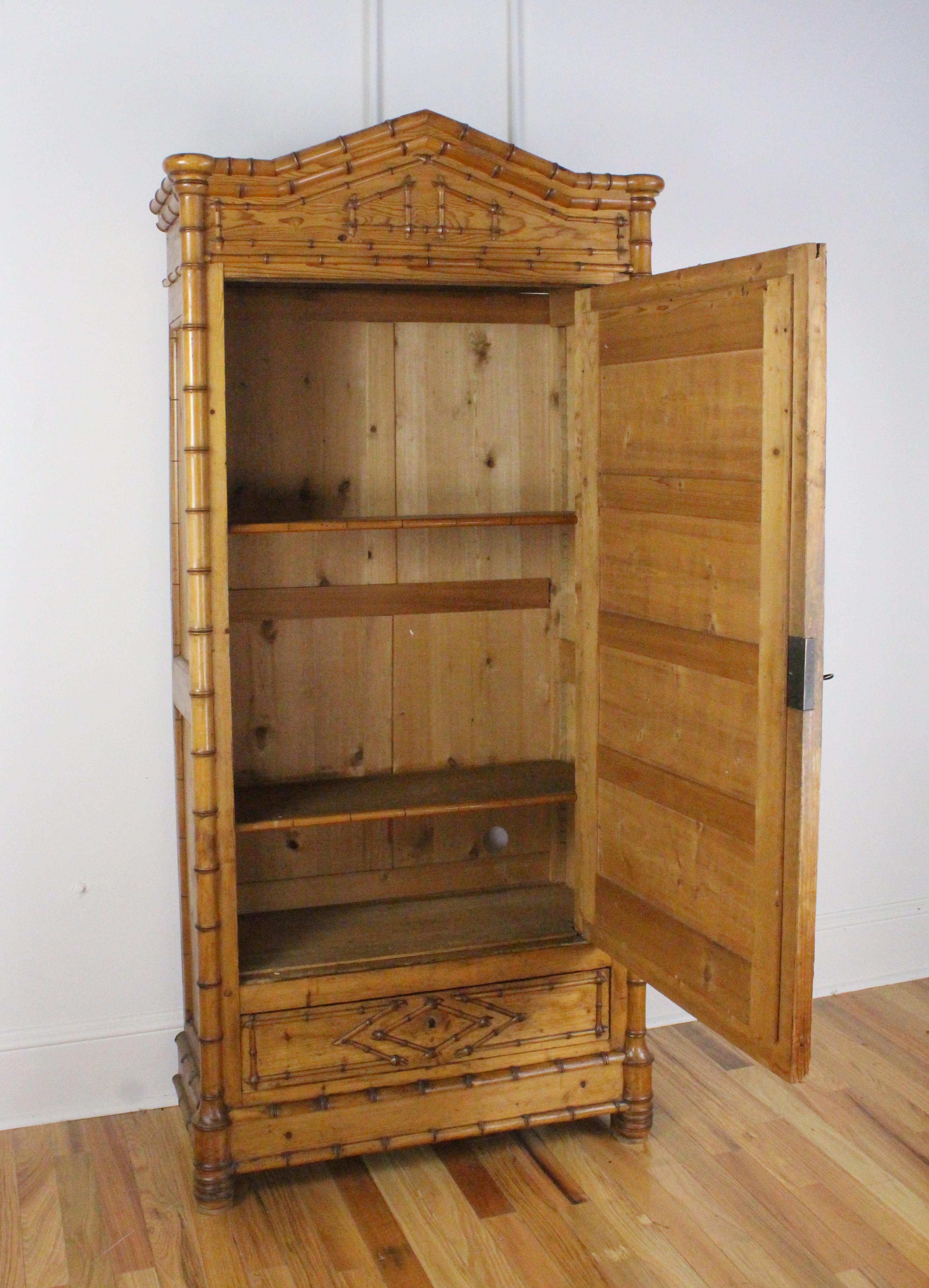 Verre Armoire en faux bambou, porte à miroir