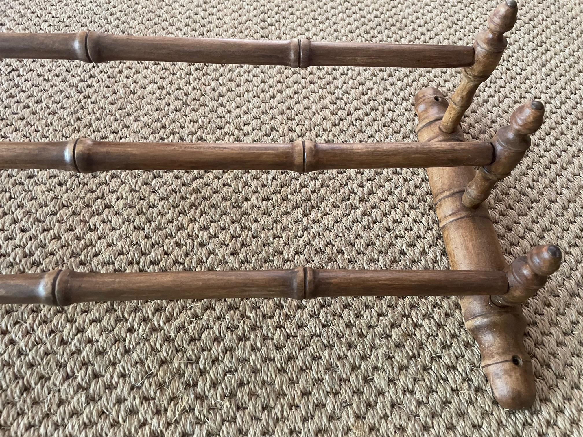 Toallero de baño de bambú sintético en Bueno estado para la venta en Nivelles, BE