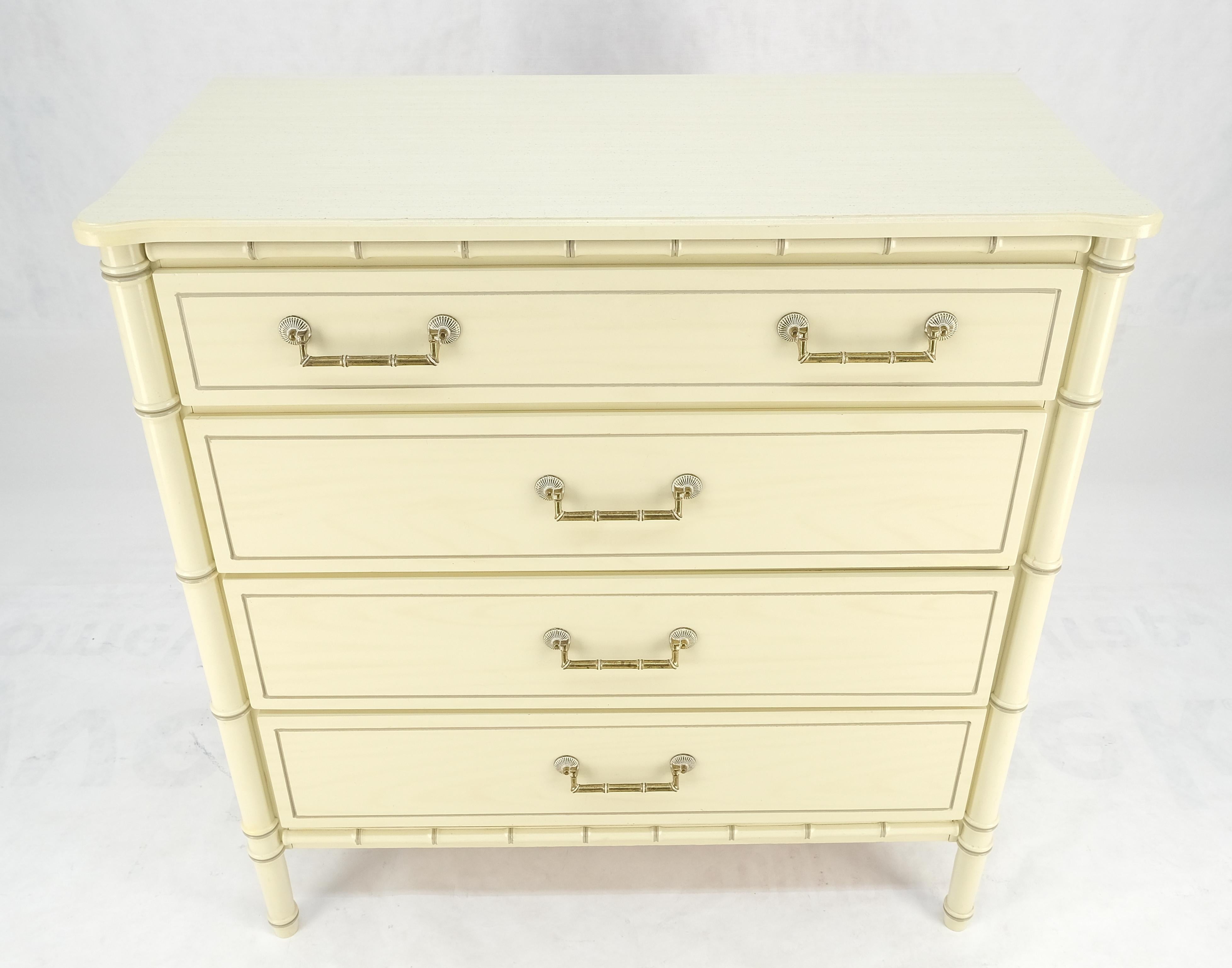 Lacquered Faux Bamboo Beige White Lacquer 4 Drawers Bachelor Chest Dresser MINT! For Sale
