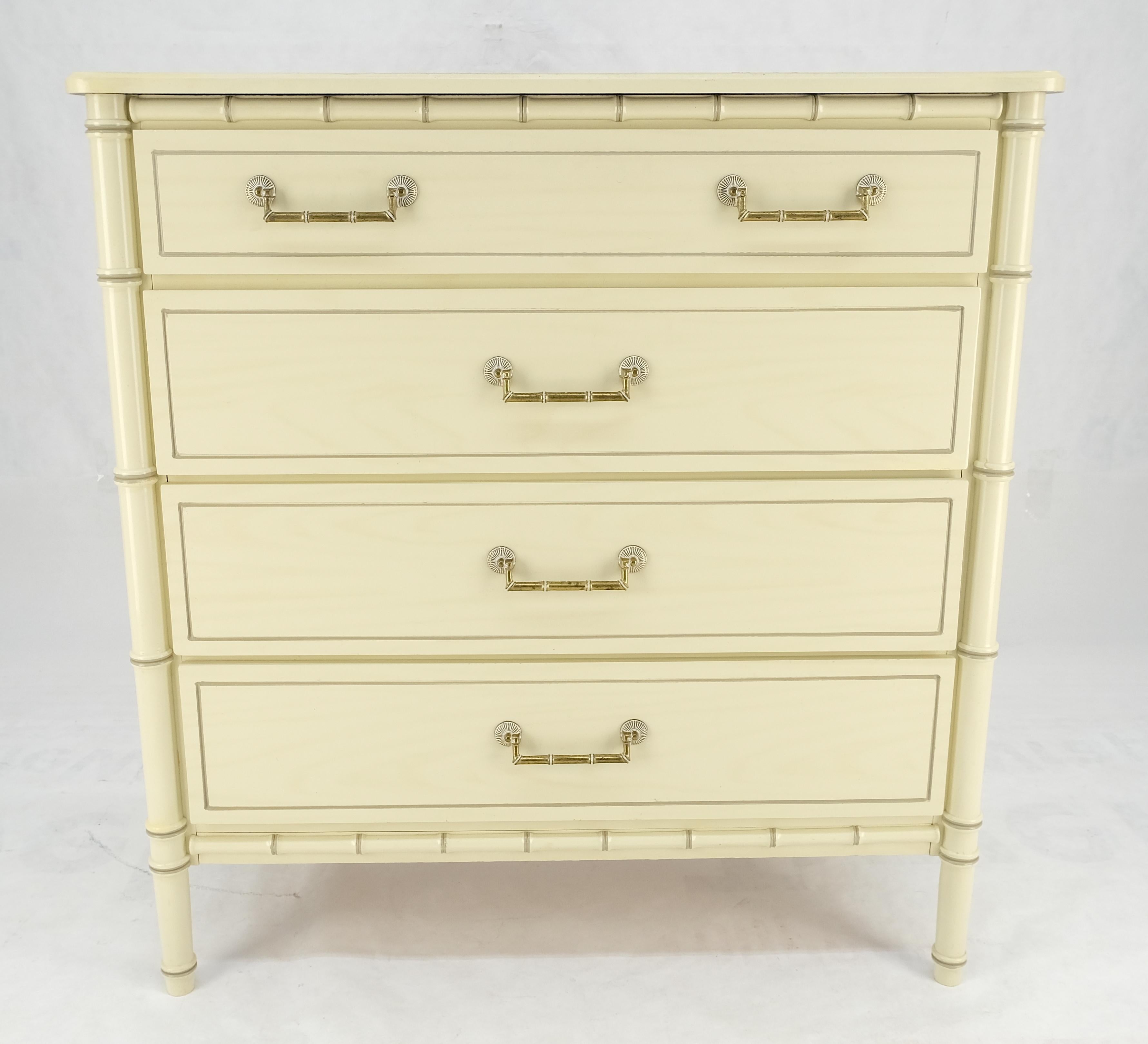Faux Bamboo Beige White Lacquer 4 Drawers Bachelor Chest Dresser MINT! In Good Condition For Sale In Rockaway, NJ