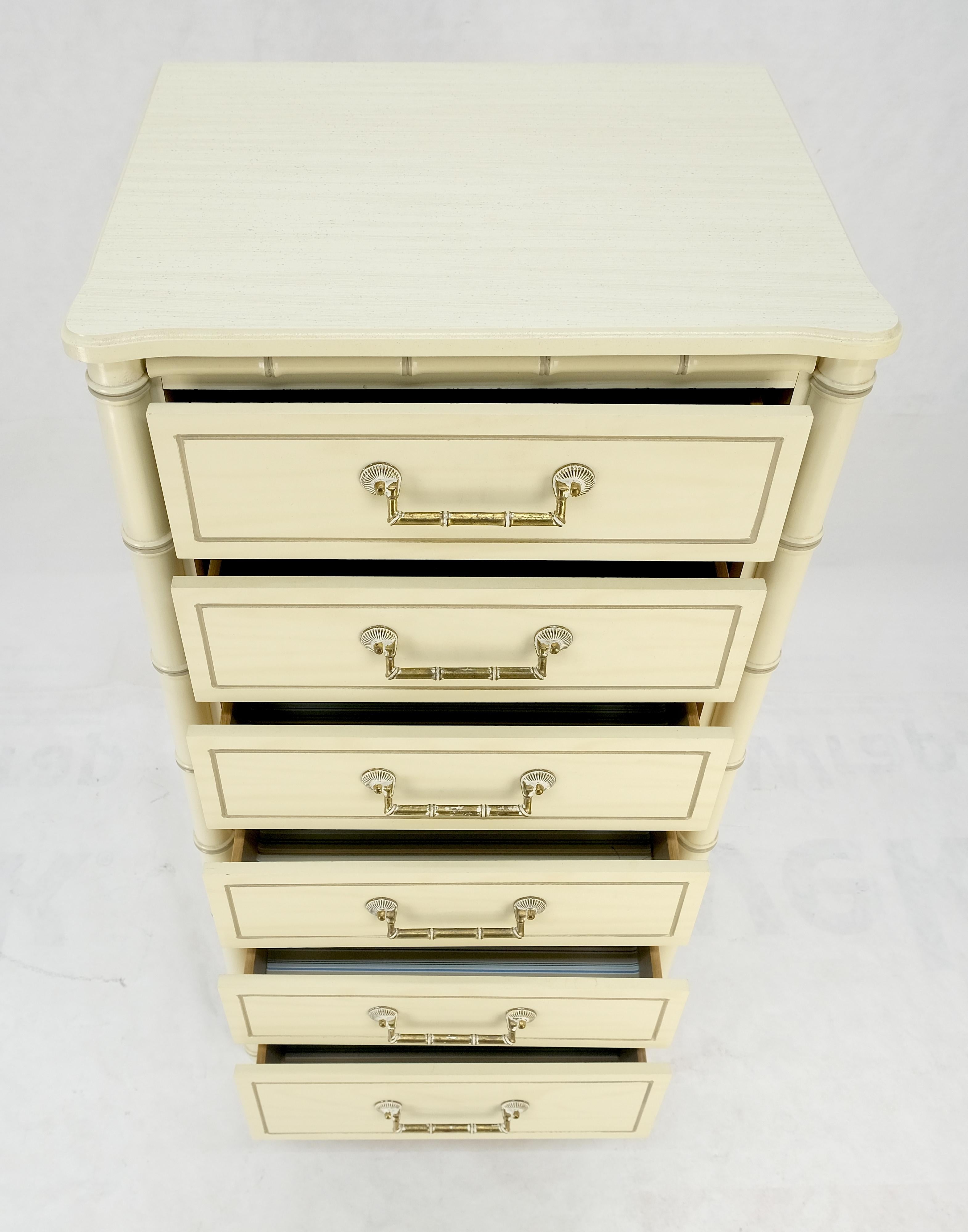 Commode de lingerie MINT! de 48 pouces de haut à 6 tiroirs en faux bambou laqué beige et blanc en vente 8