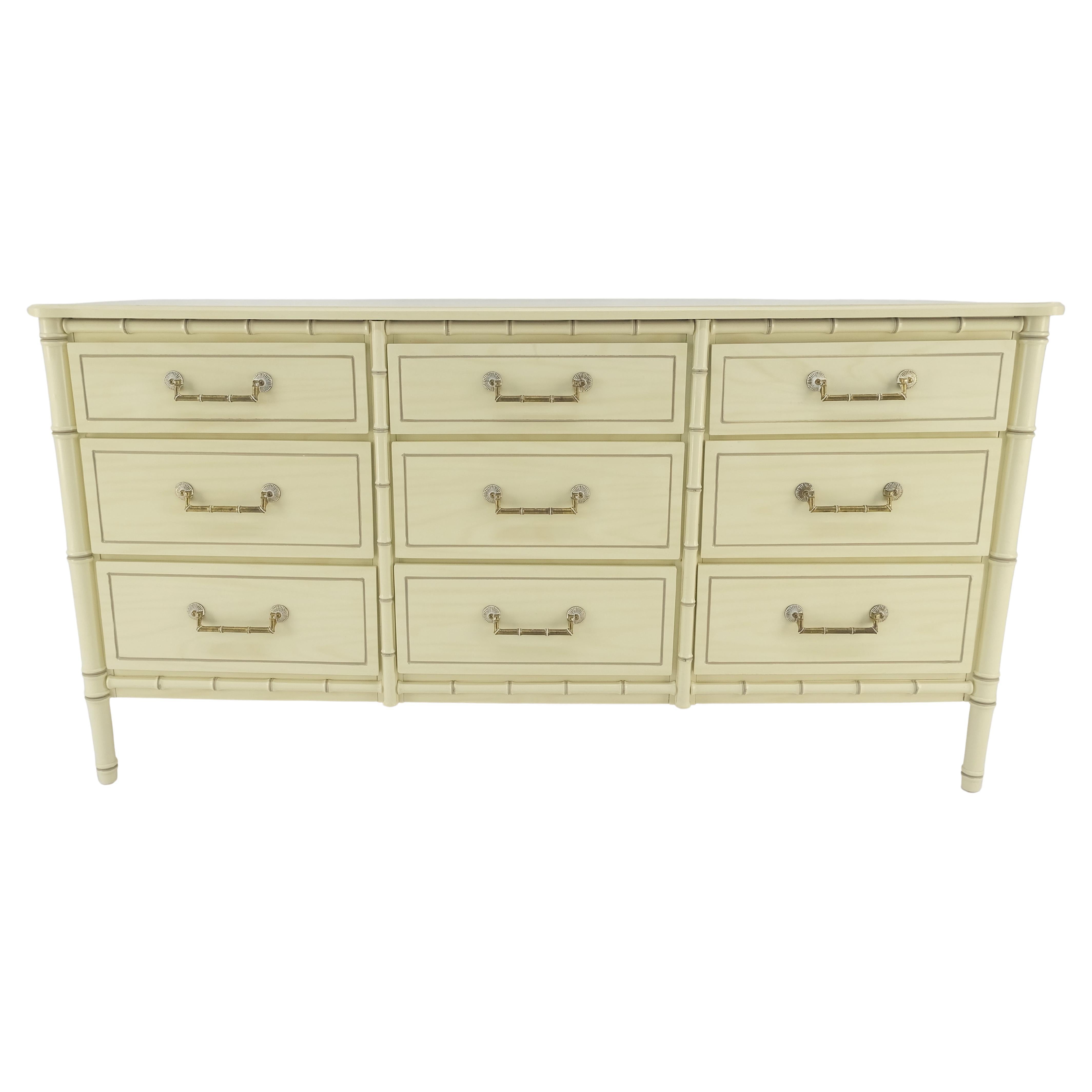Faux Bambou Beige Blanc Laqué 9 Tiroirs 65" Wide Dresser Credenza MINT !