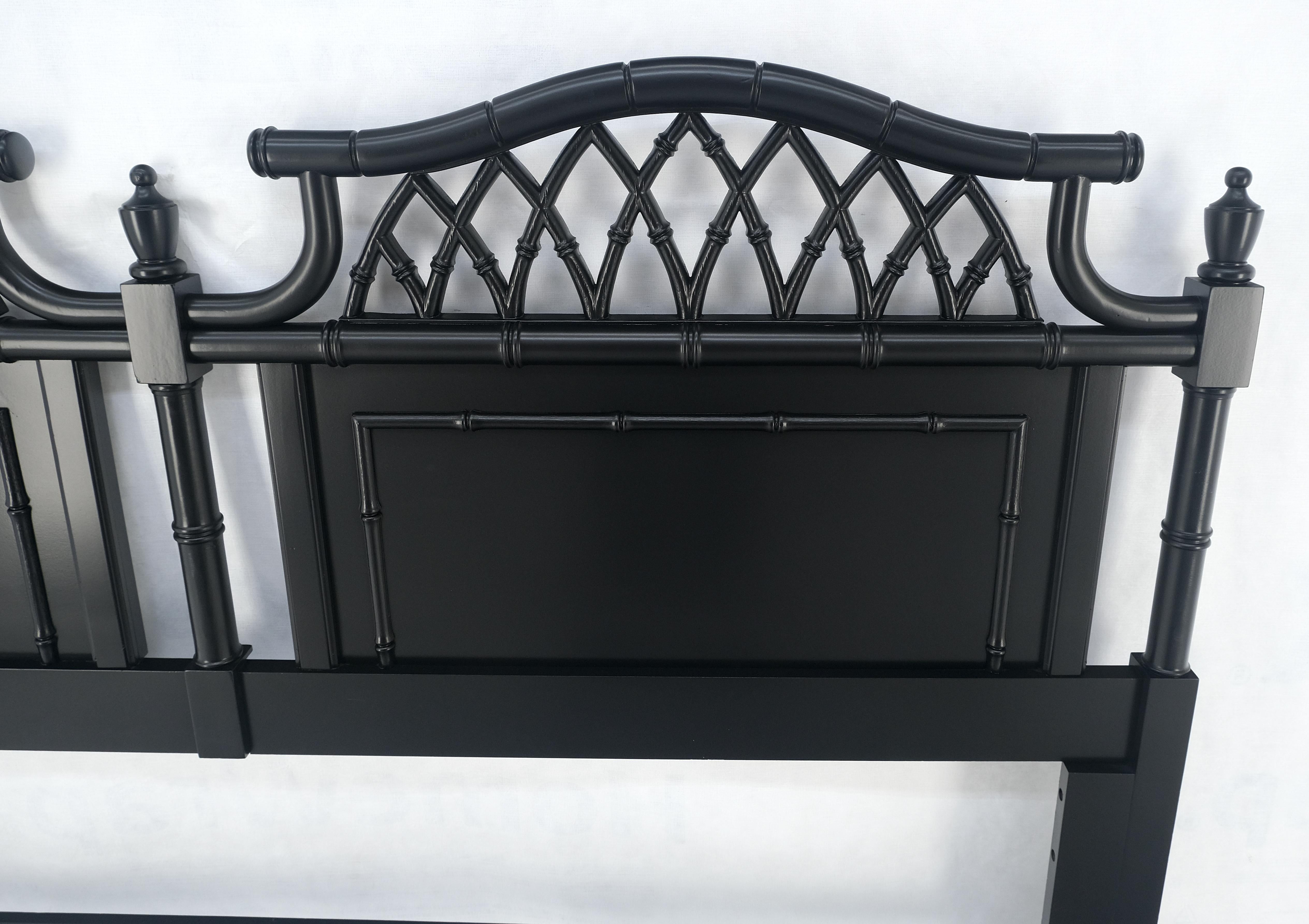 Faux Bamboo Black Lacquer King Size Headboard Bed MINT! In Excellent Condition For Sale In Rockaway, NJ