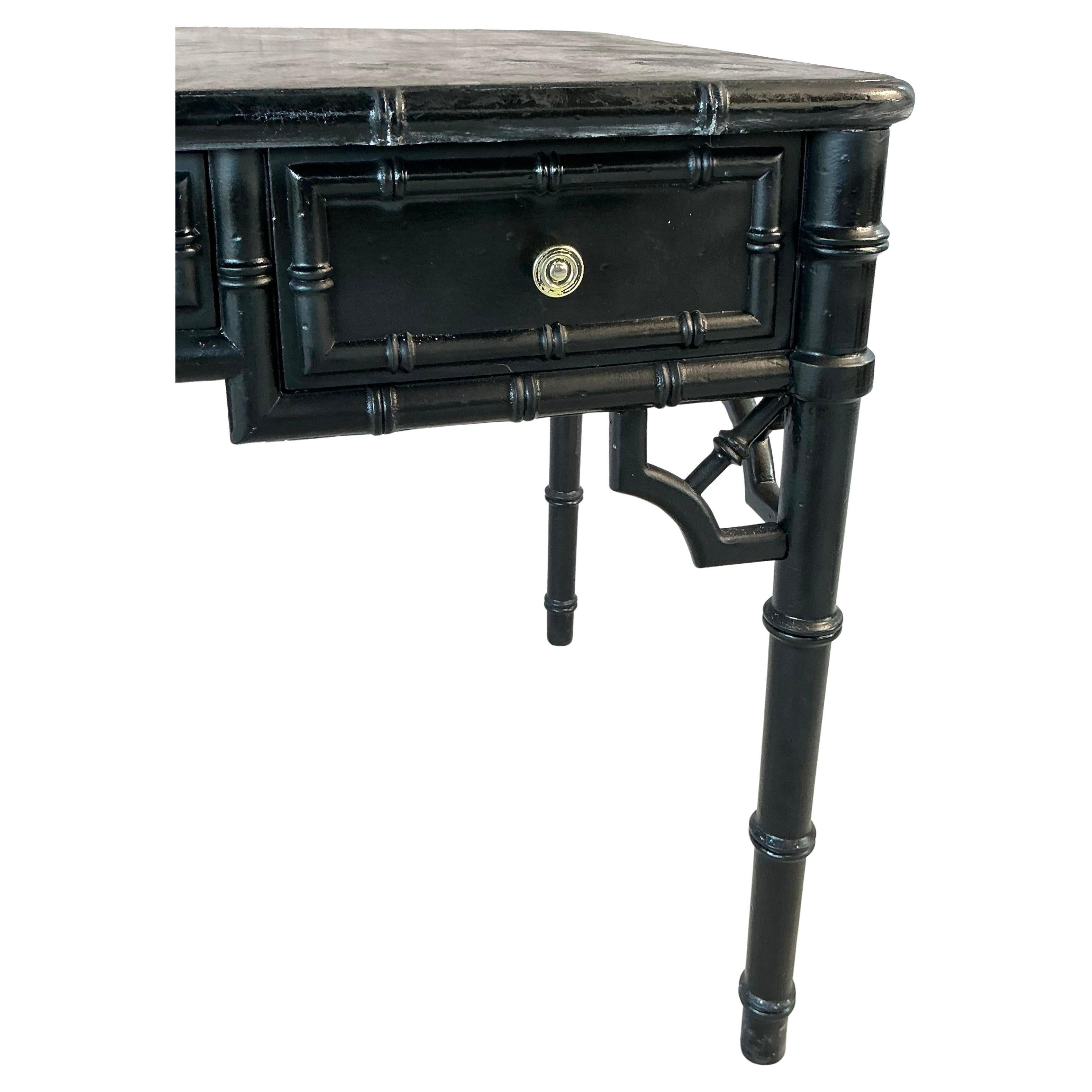 Scrivania in finto bambù laccato nero, stile James Mont in vendita 3