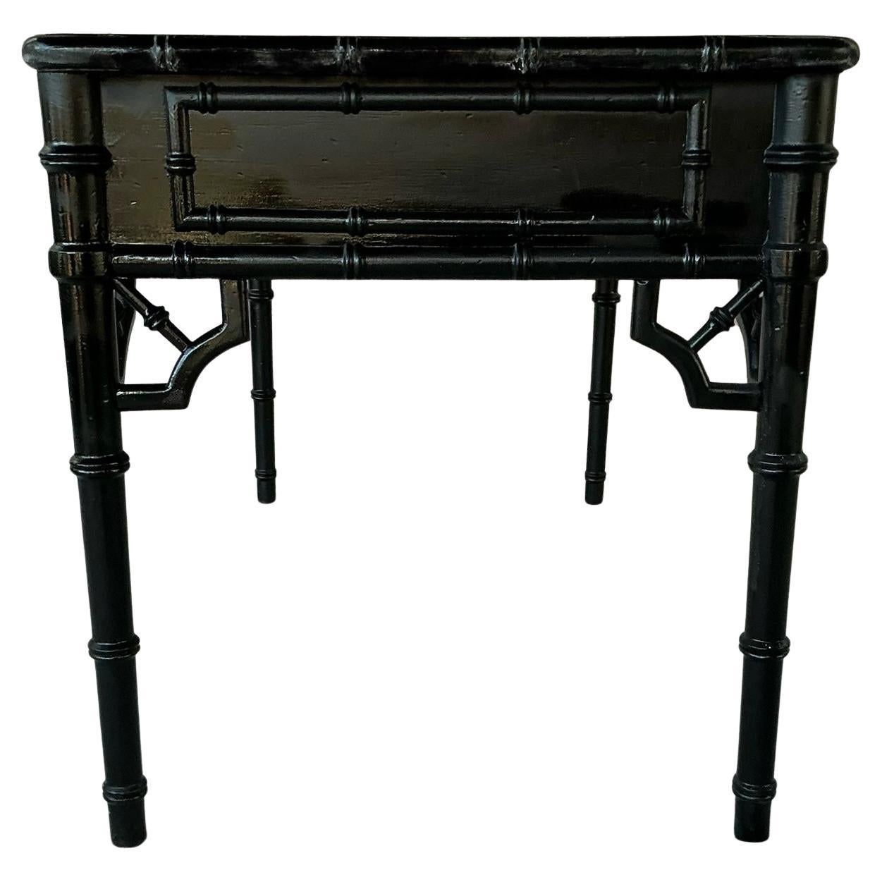 XX secolo Scrivania in finto bambù laccato nero, stile James Mont in vendita