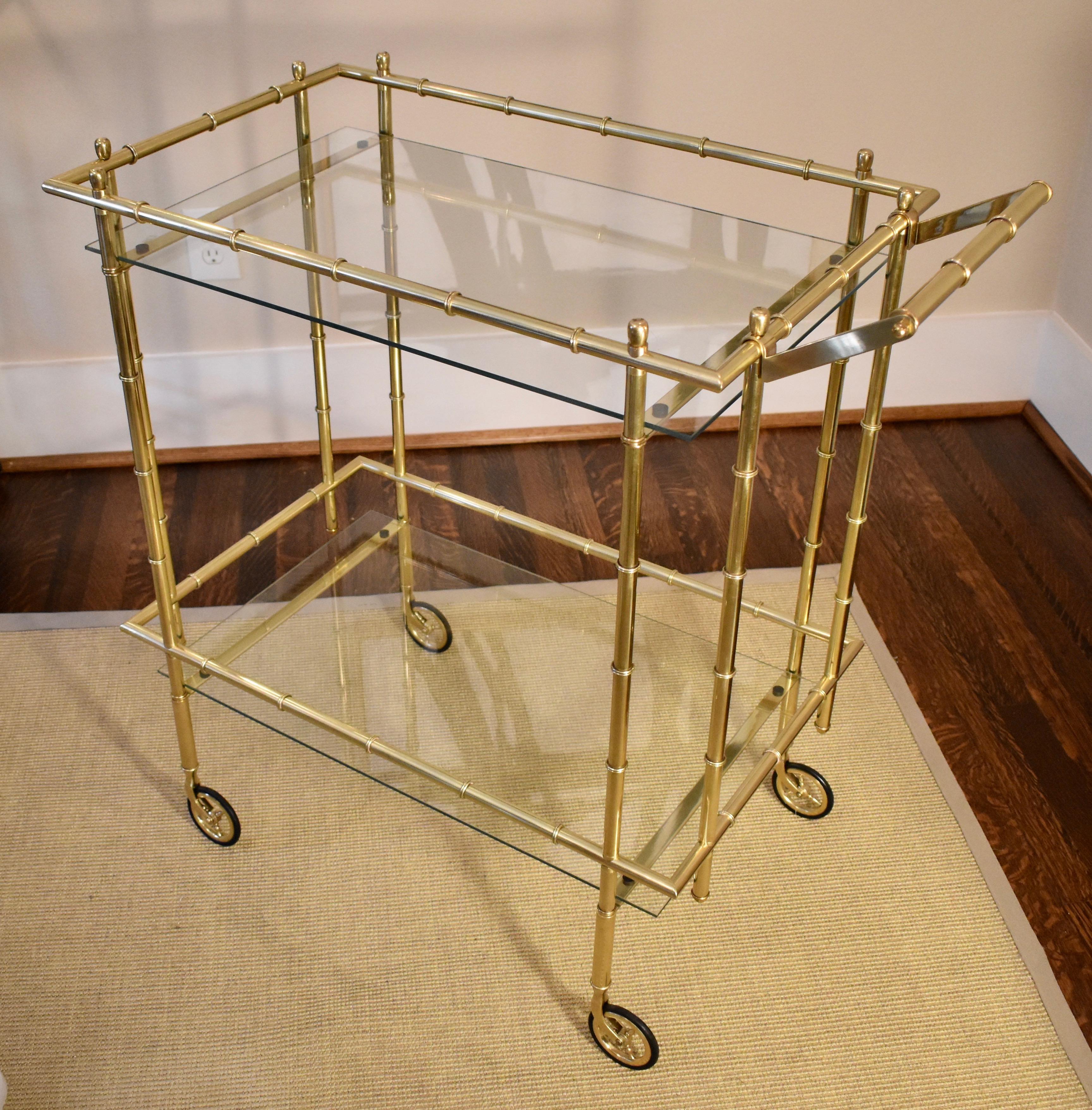 Faux Bamboo Brass Bar or Tea Cart in the Style of Baguès In Good Condition For Sale In Dallas, TX