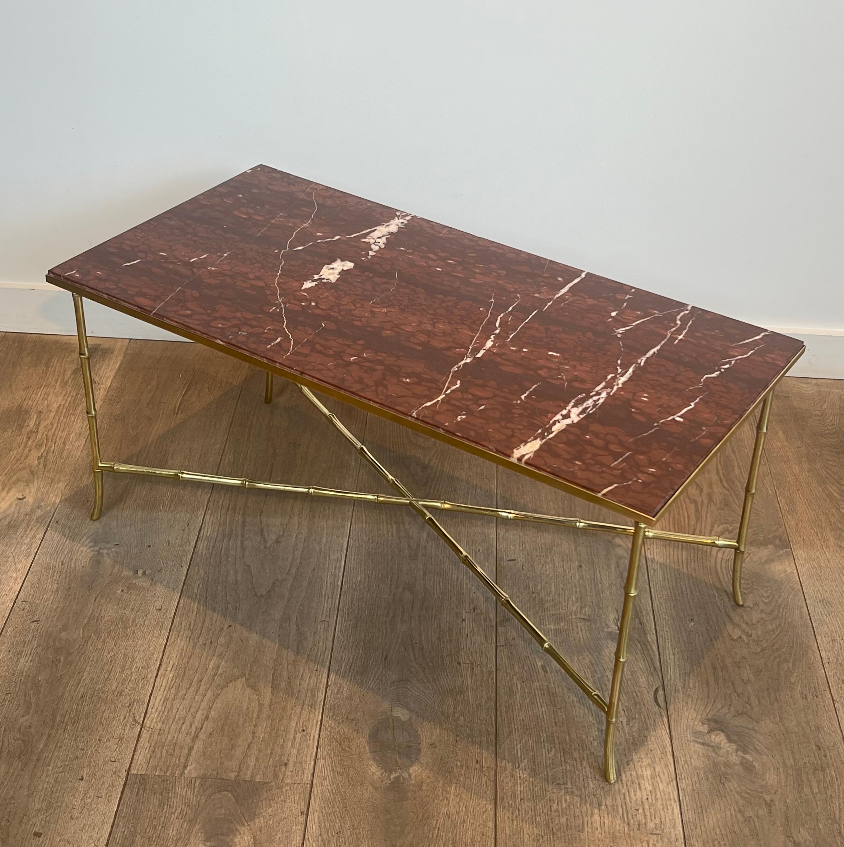 Mesa de centro de falso bambú bronce con tapa de mármol rojo by Maison Bagués en venta 5