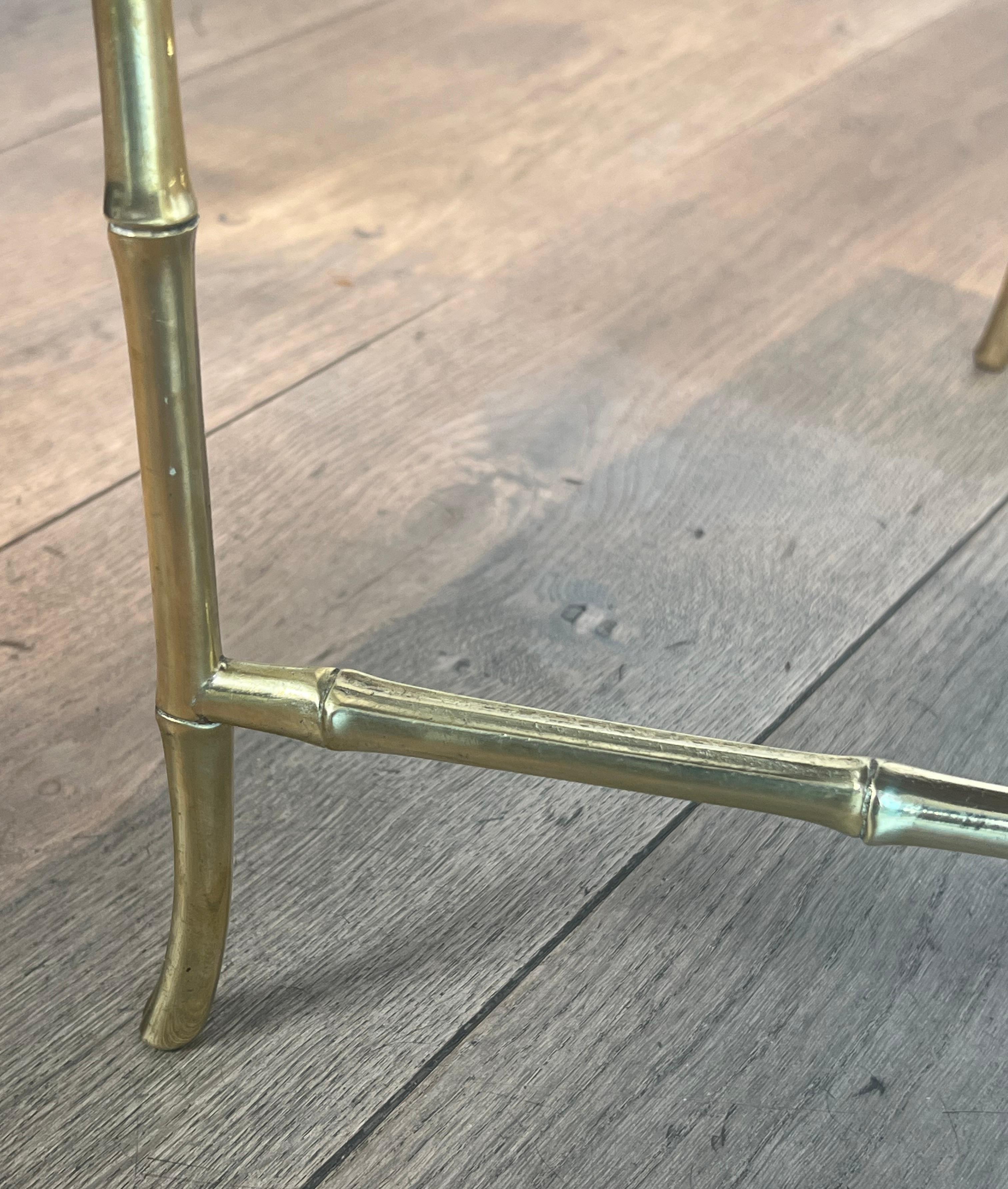 Mesa de centro de falso bambú bronce con tapa de mármol rojo by Maison Bagués en venta 9