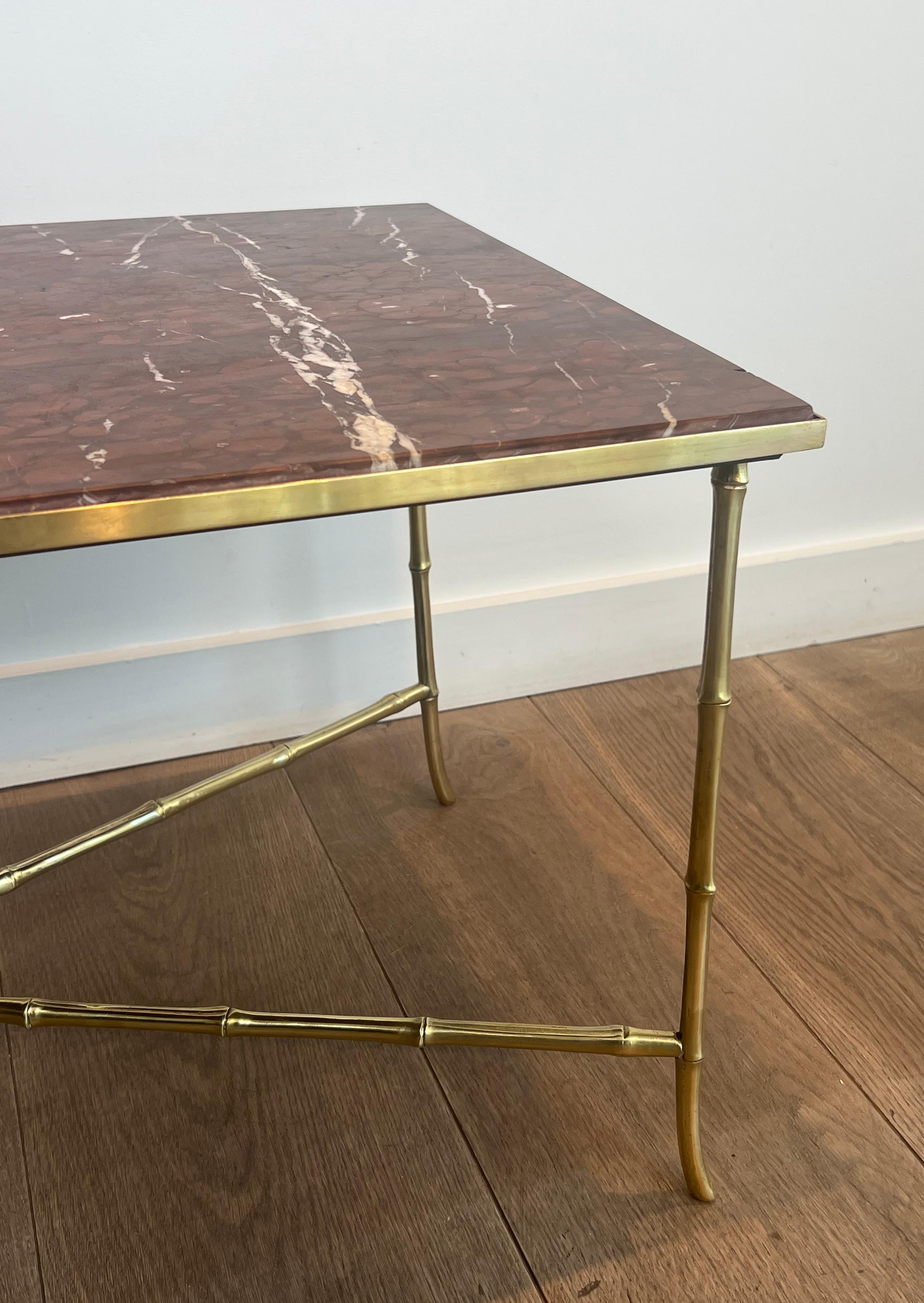 Mesa de centro de falso bambú bronce con tapa de mármol rojo by Maison Bagués en venta 11