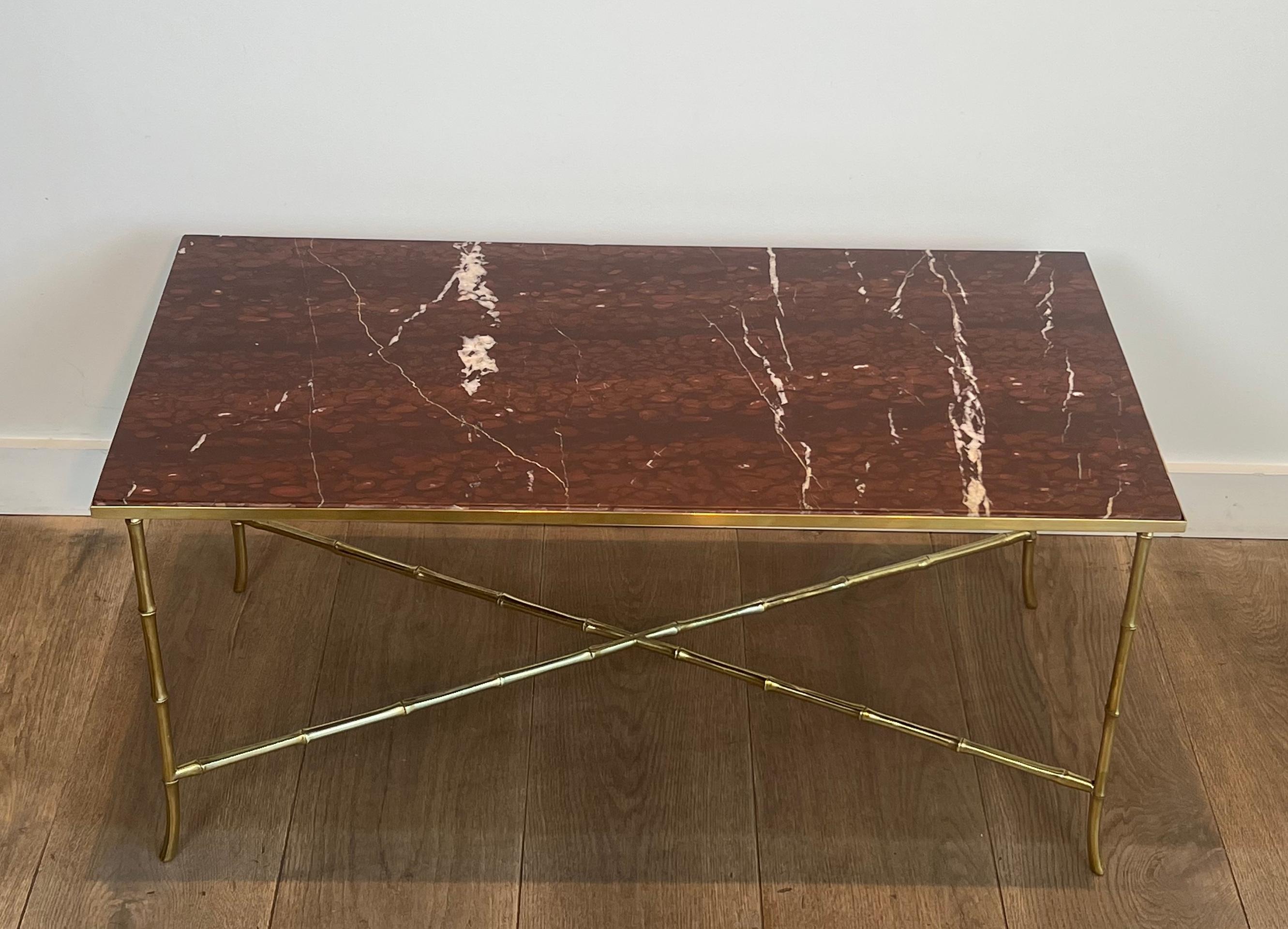 Mesa de centro de falso bambú bronce con tapa de mármol rojo by Maison Bagués en venta 12