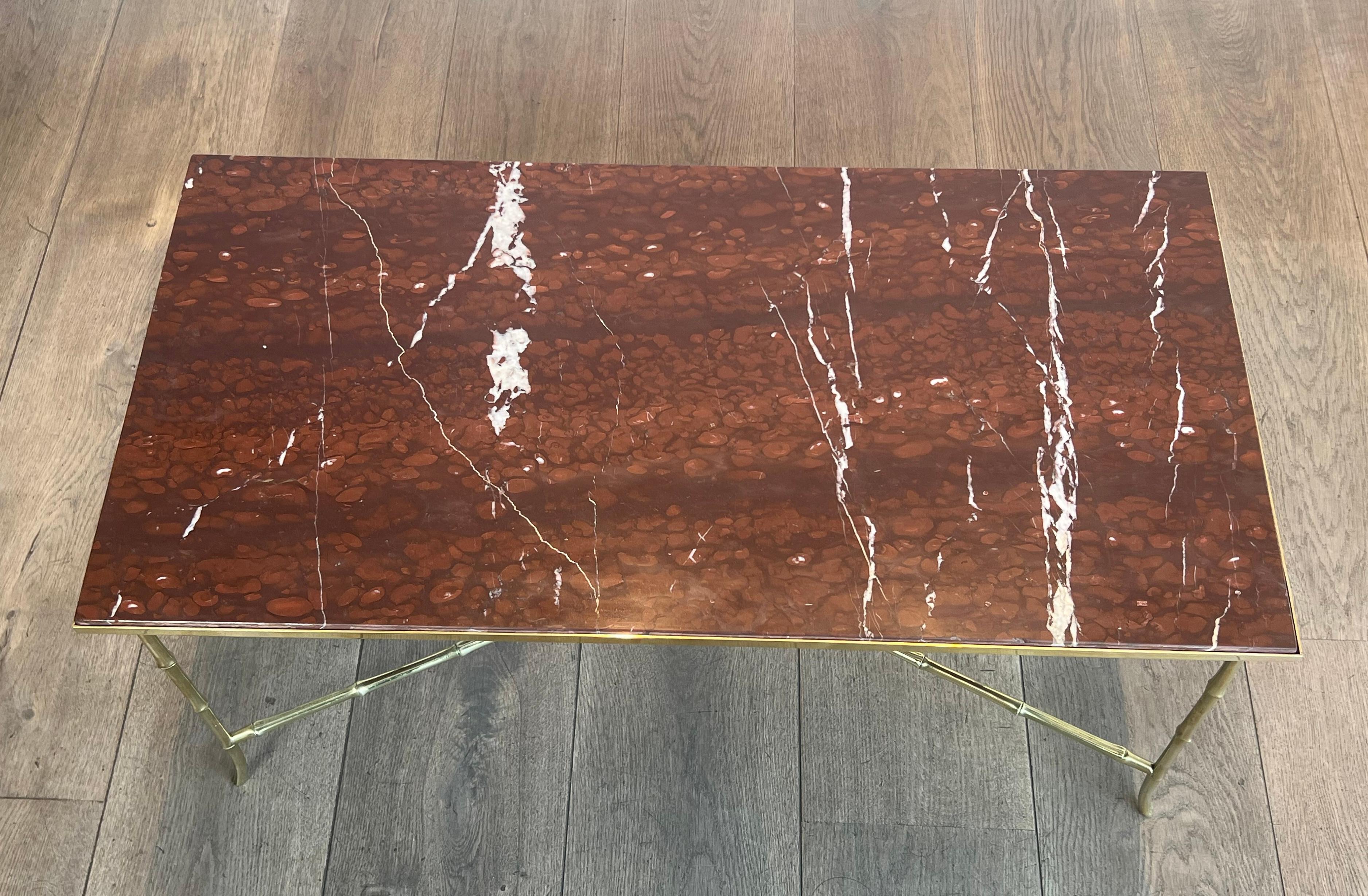 Mesa de centro de falso bambú bronce con tapa de mármol rojo by Maison Bagués en venta 1