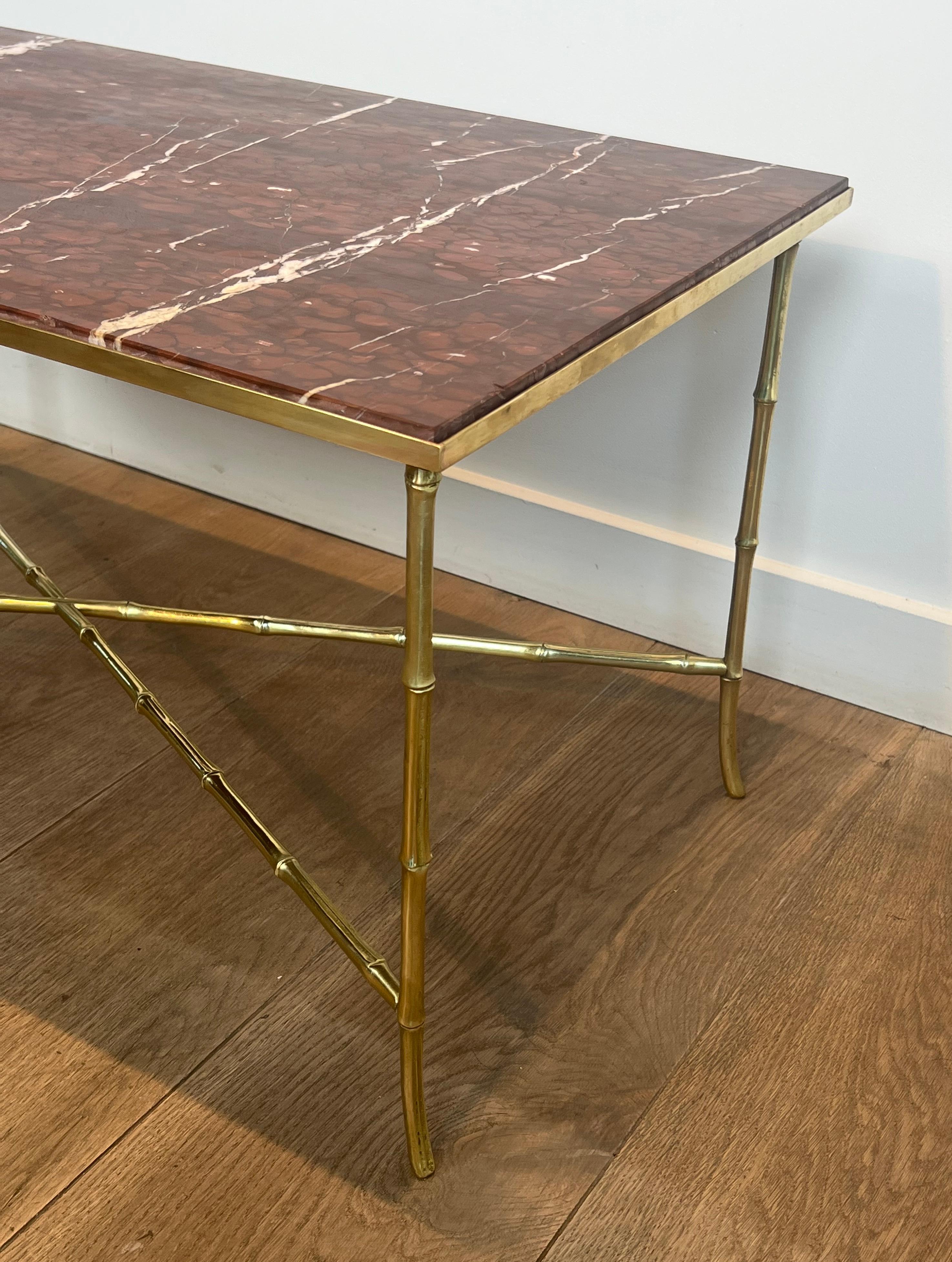 Mesa de centro de falso bambú bronce con tapa de mármol rojo by Maison Bagués en venta 2