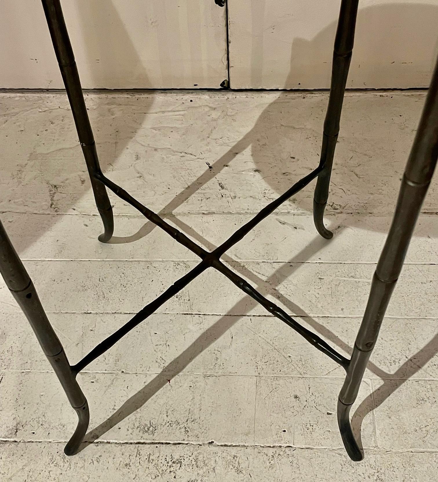 Faux Bamboo Bronze Slight Oval Top Beistelltisch, Deutschland, Contemporary im Angebot 1
