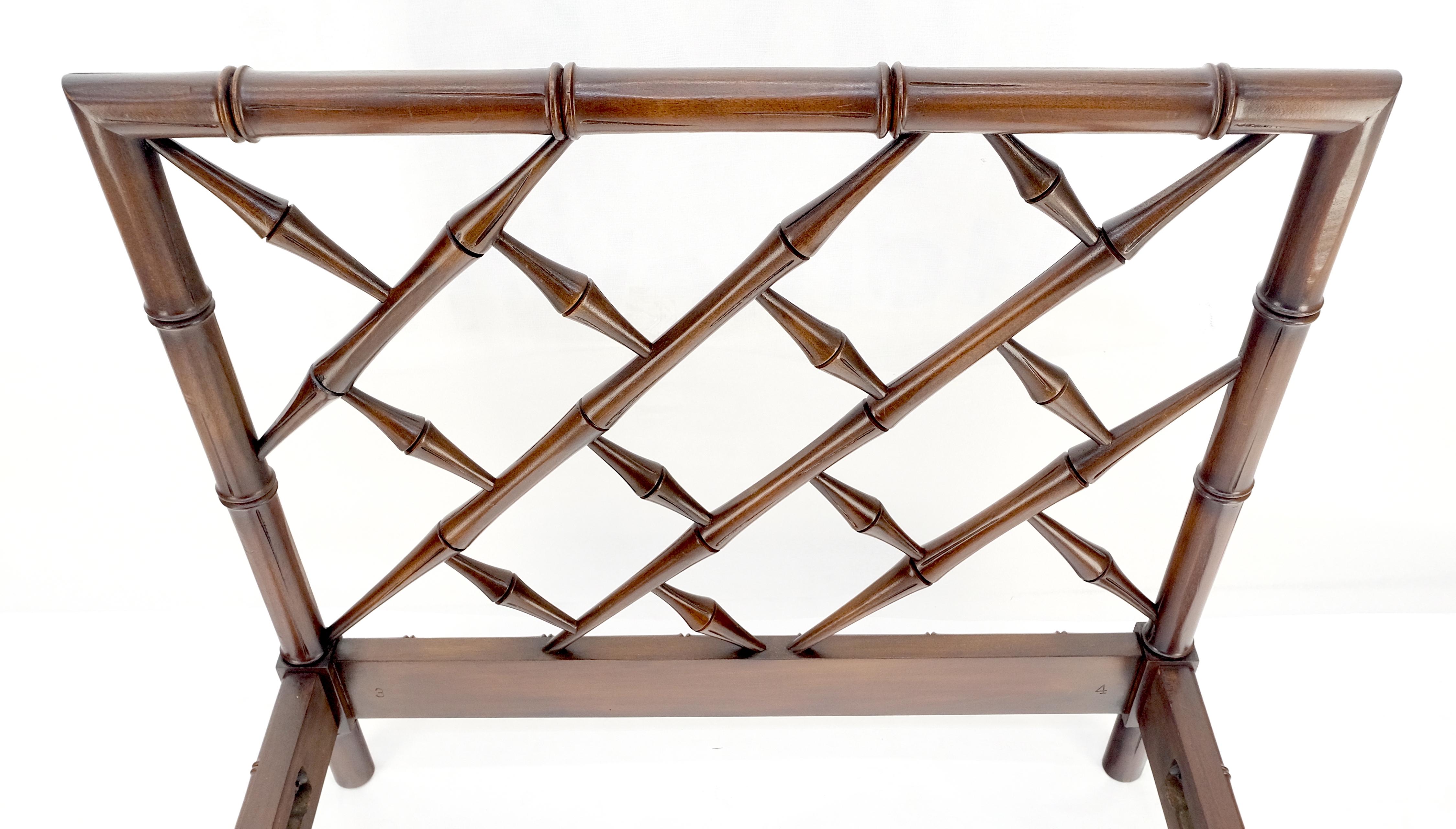 Américain Faux Bambou Carved Wood Rails Decorative Daybed Sofa Bench Frame MINT ! en vente