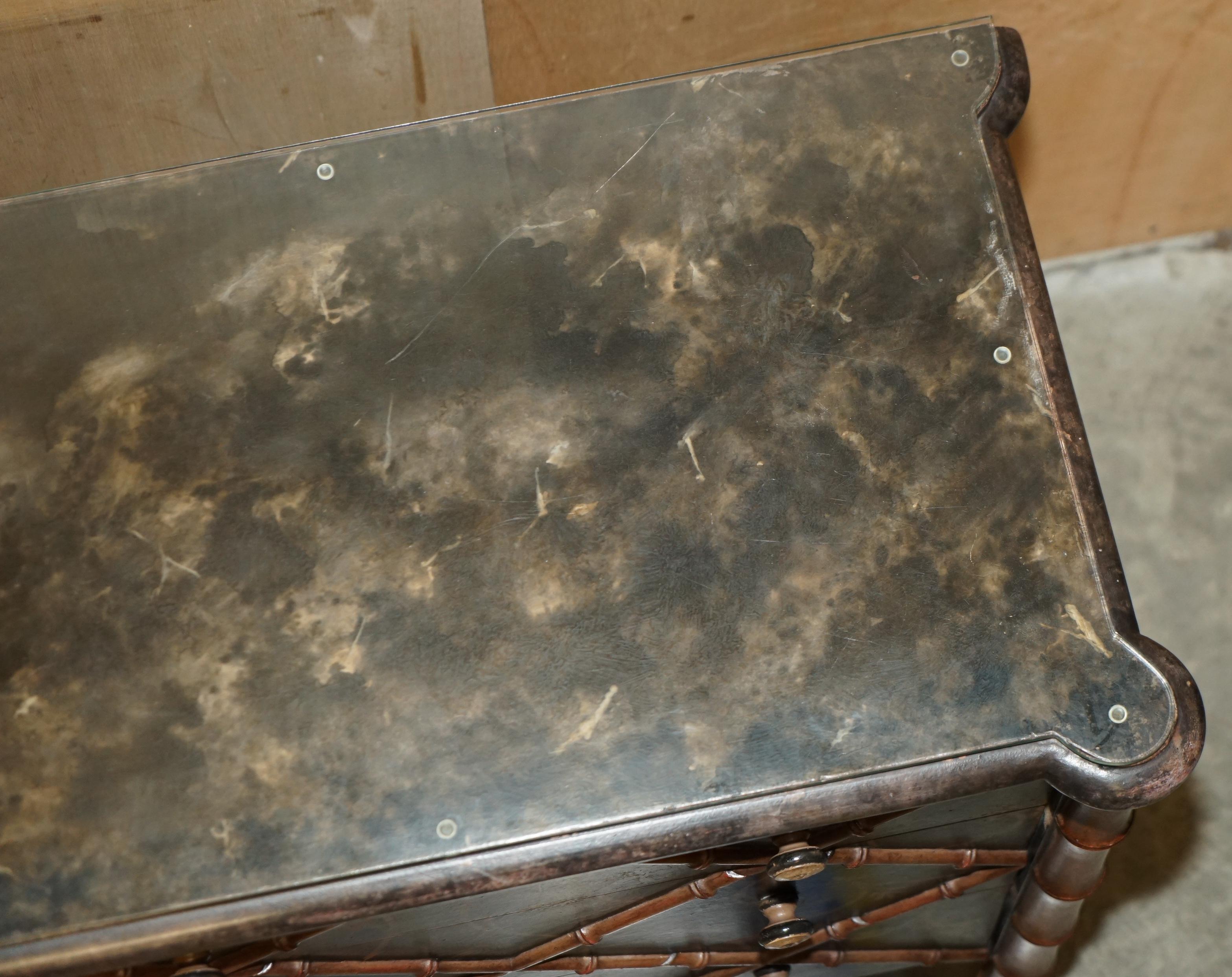 COFFRE DE TIRETTES EN FAUX BAMBOU CARVÉ EN BOIS PORTE ITALIA FIESOLE en vente 2