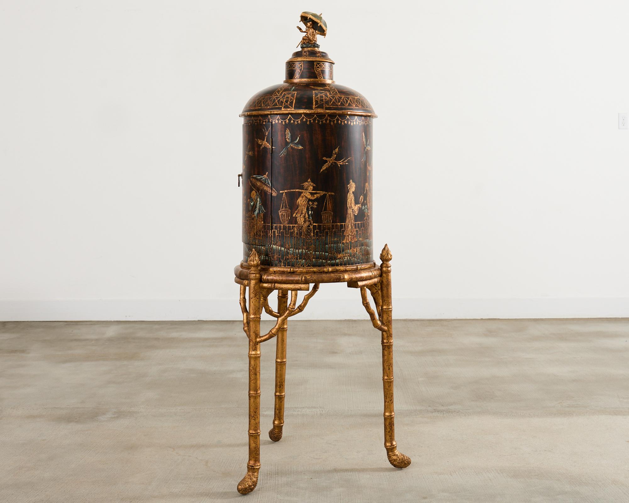 Meuble de bar sur stand en faux bambou décoré de Chinoiserie en vente 11