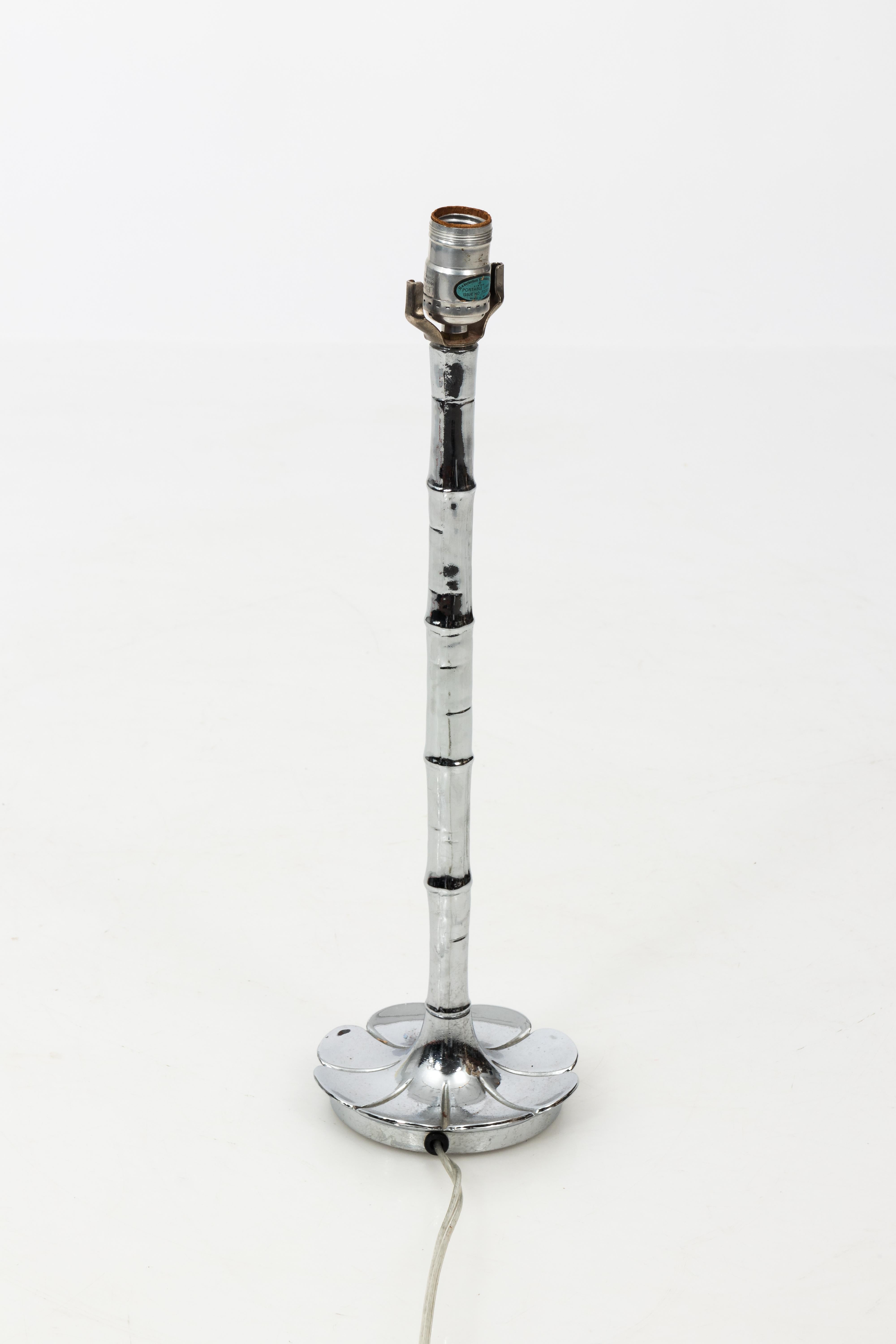 Lámpara cromada de bambú sintético en Bueno estado para la venta en New York, NY