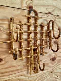Set di 3 ganci per cappotti in finto bambù, intrecciati a mano, metà del XX secolo
