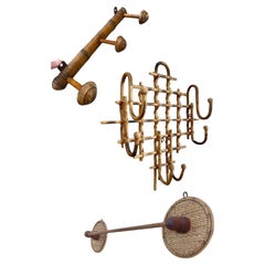 Set di 3 ganci per cappotti in finto bambù, intrecciati a mano, metà del XX secolo