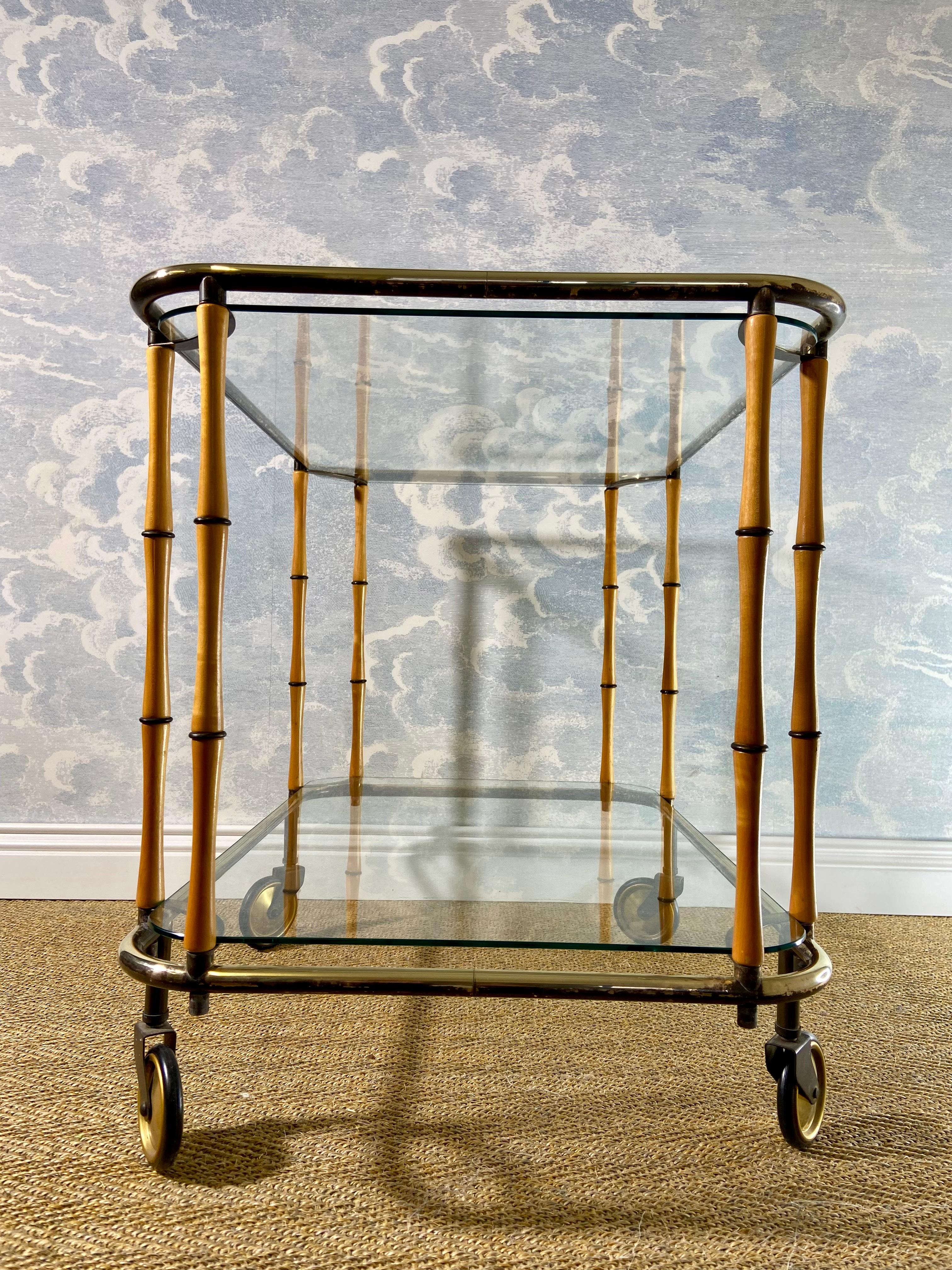 Milieu du XXe siècle Chariot de cocktail en faux bambou, table d'appoint, attr. Maison Jansen, France, années 1960 en vente